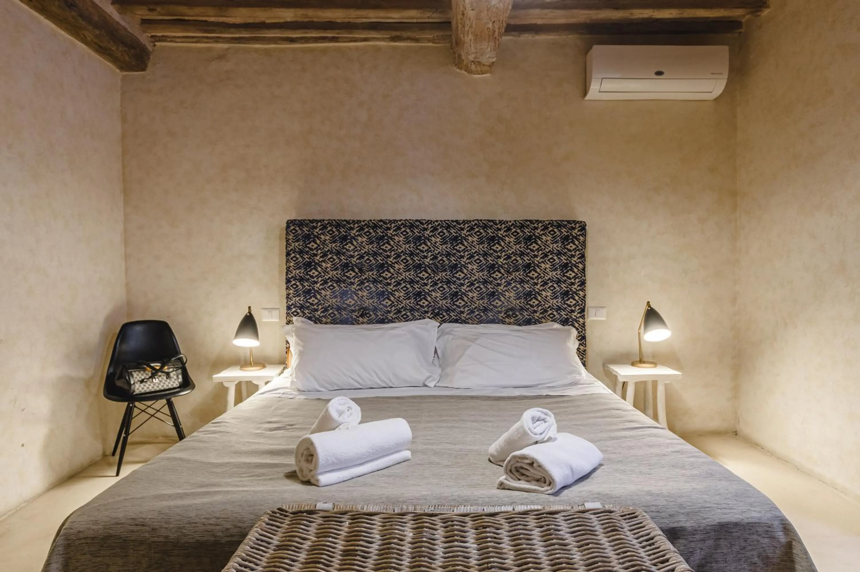 Photo of the whole room, Bed in Il Battistero Siena Residenza d'Epoca