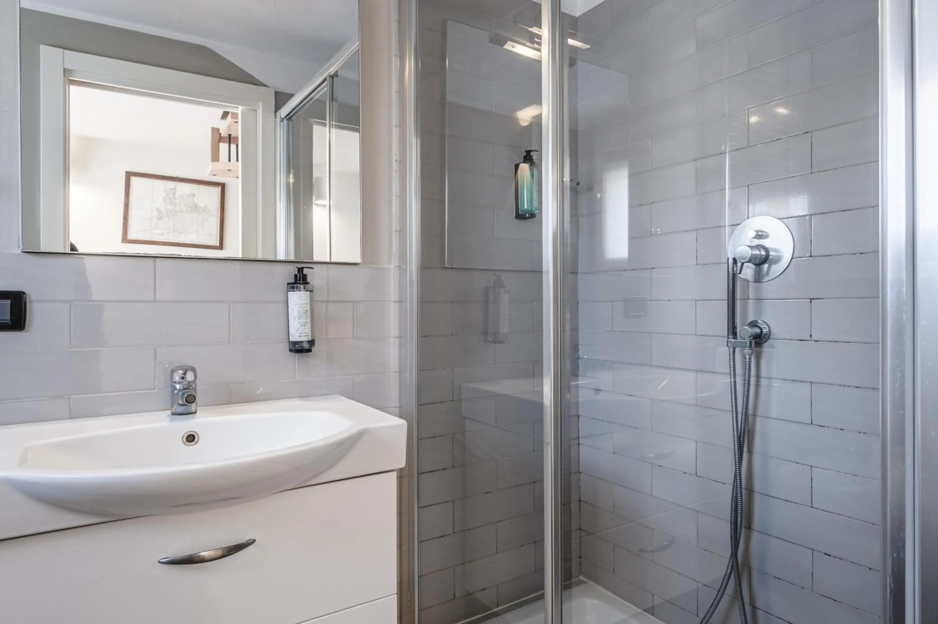 Shower in Il Battistero Siena Residenza d'Epoca