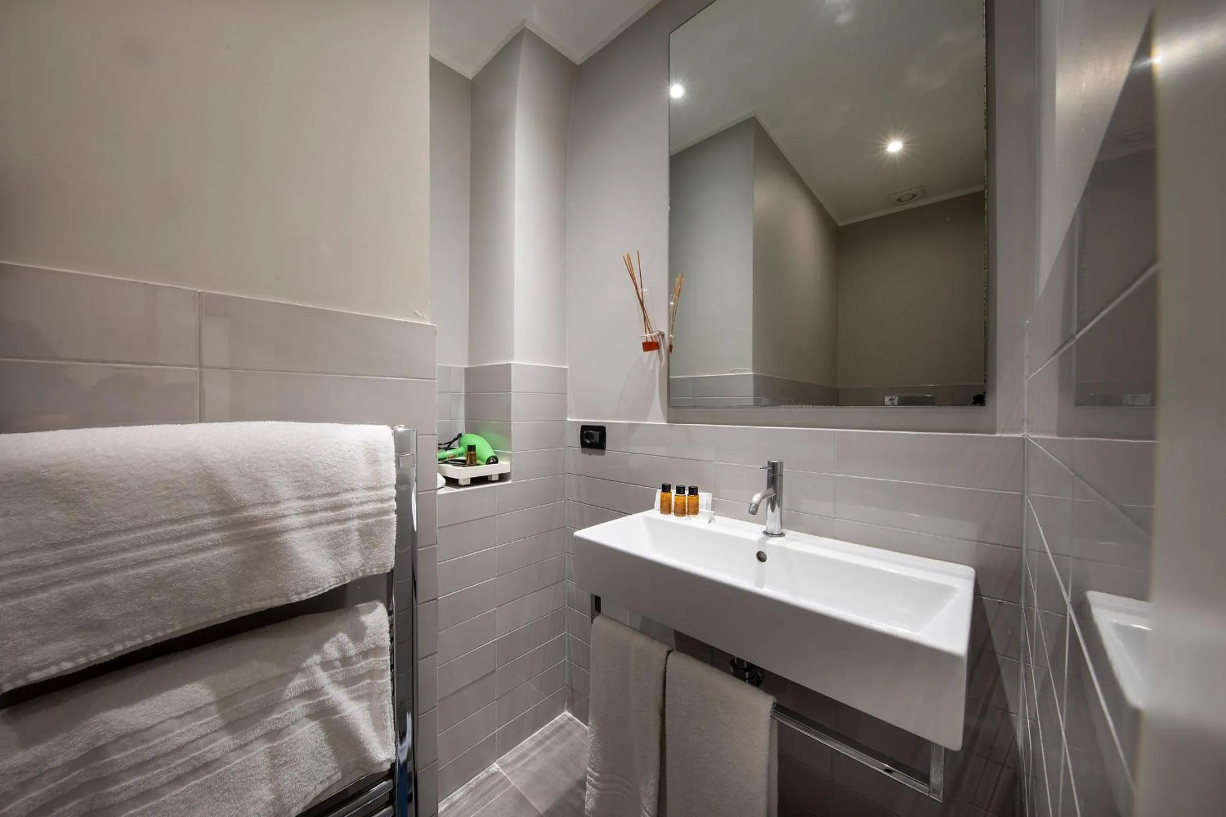 Bathroom, Bed in Il Battistero Siena Residenza d'Epoca