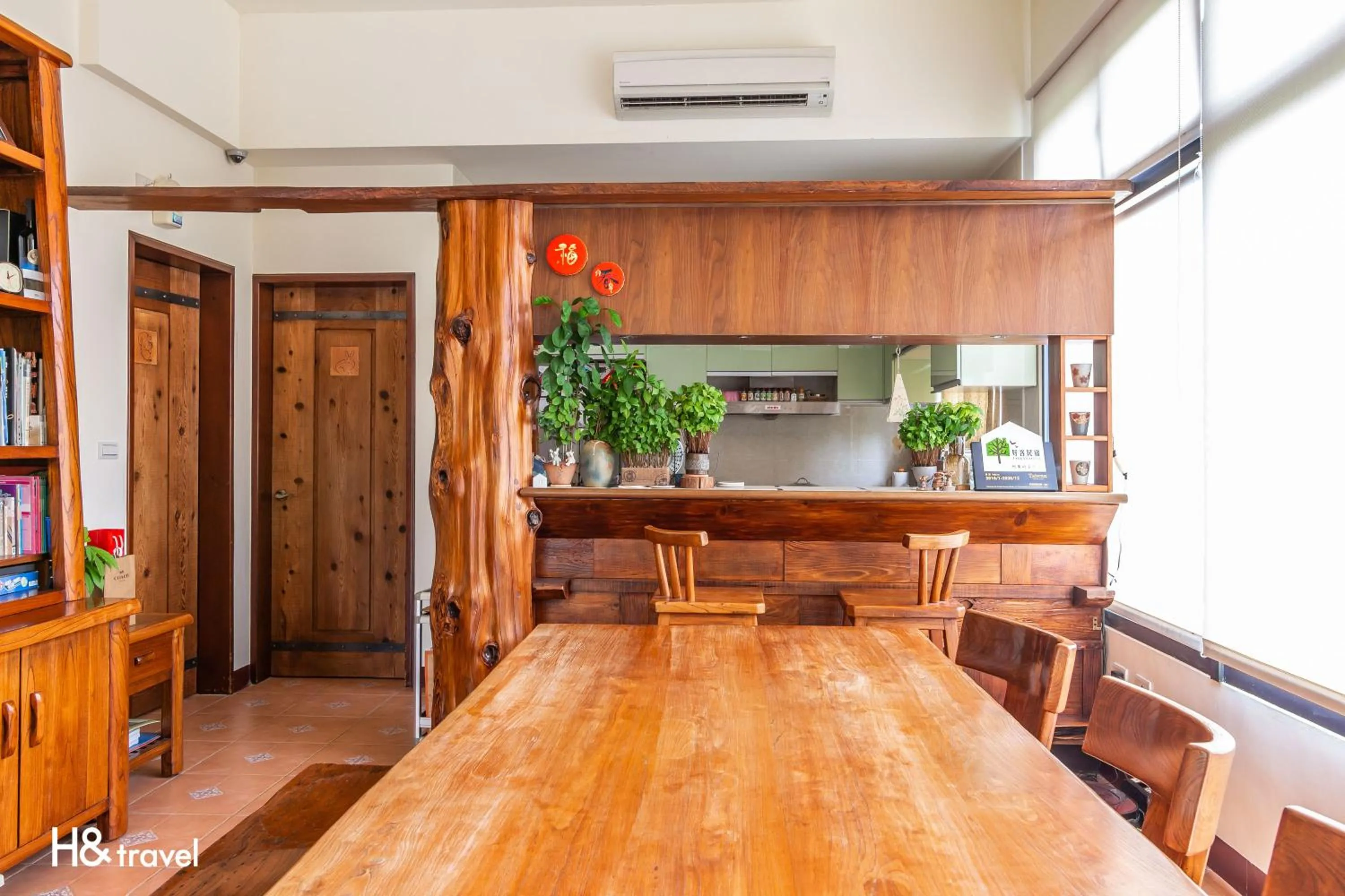 Decorative detail in Qian B&B