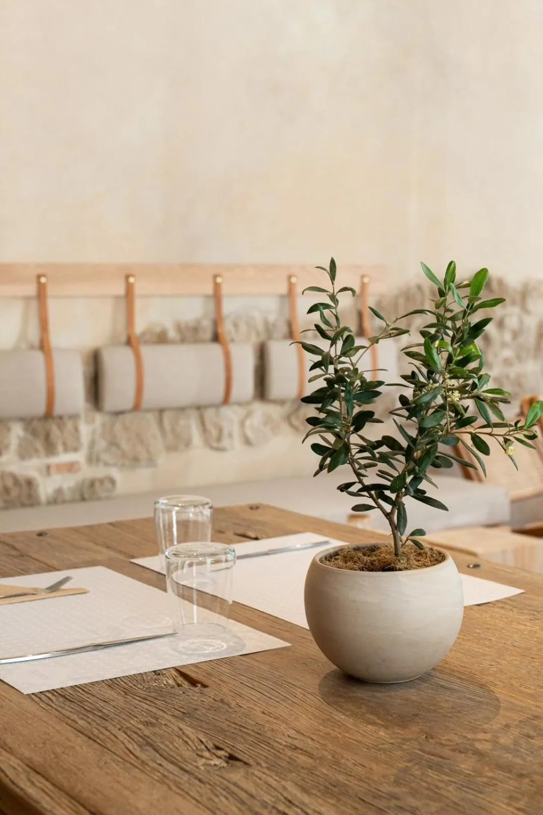 Restaurant/places to eat in Eramai