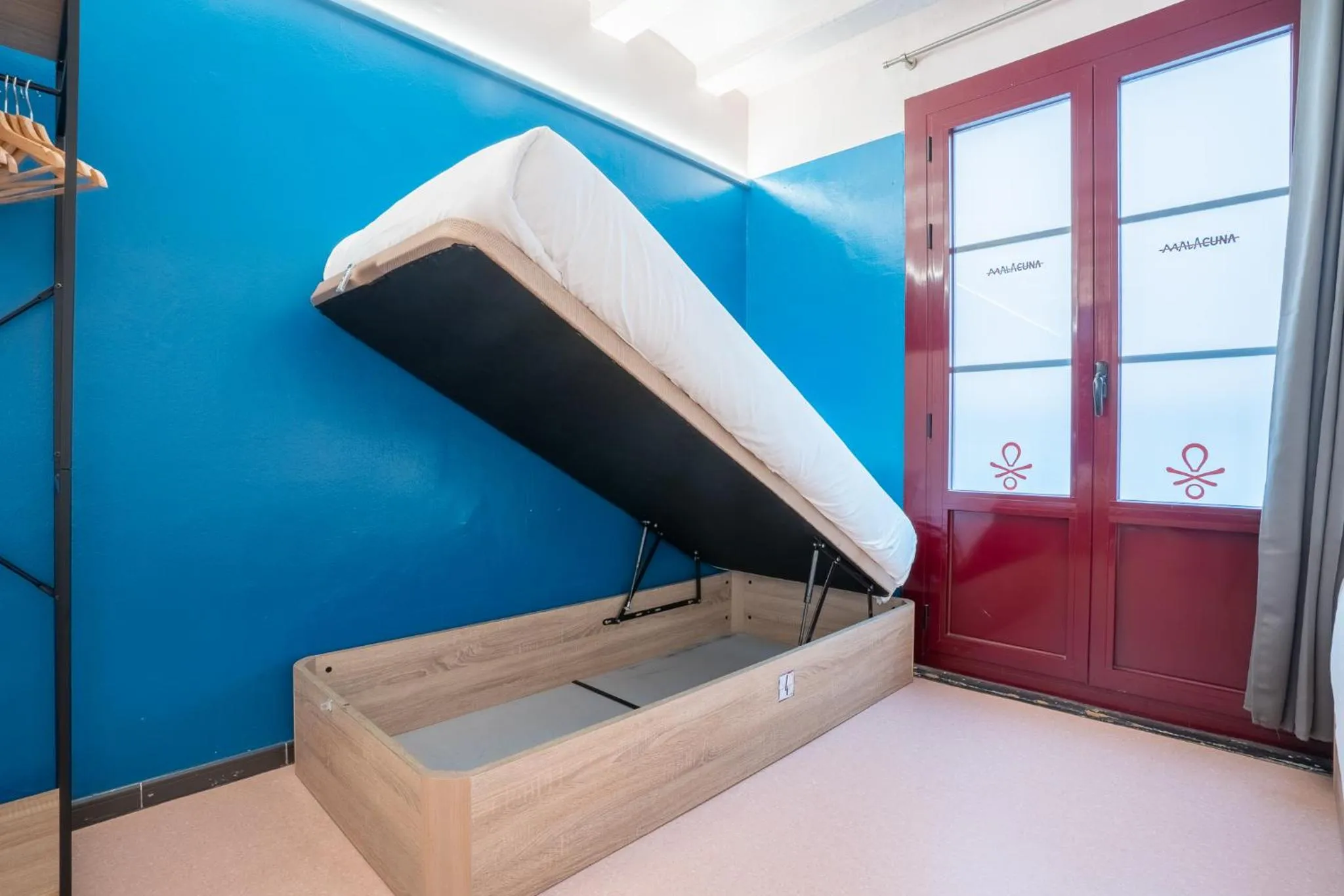 Bed in Ideal Youth Hostel