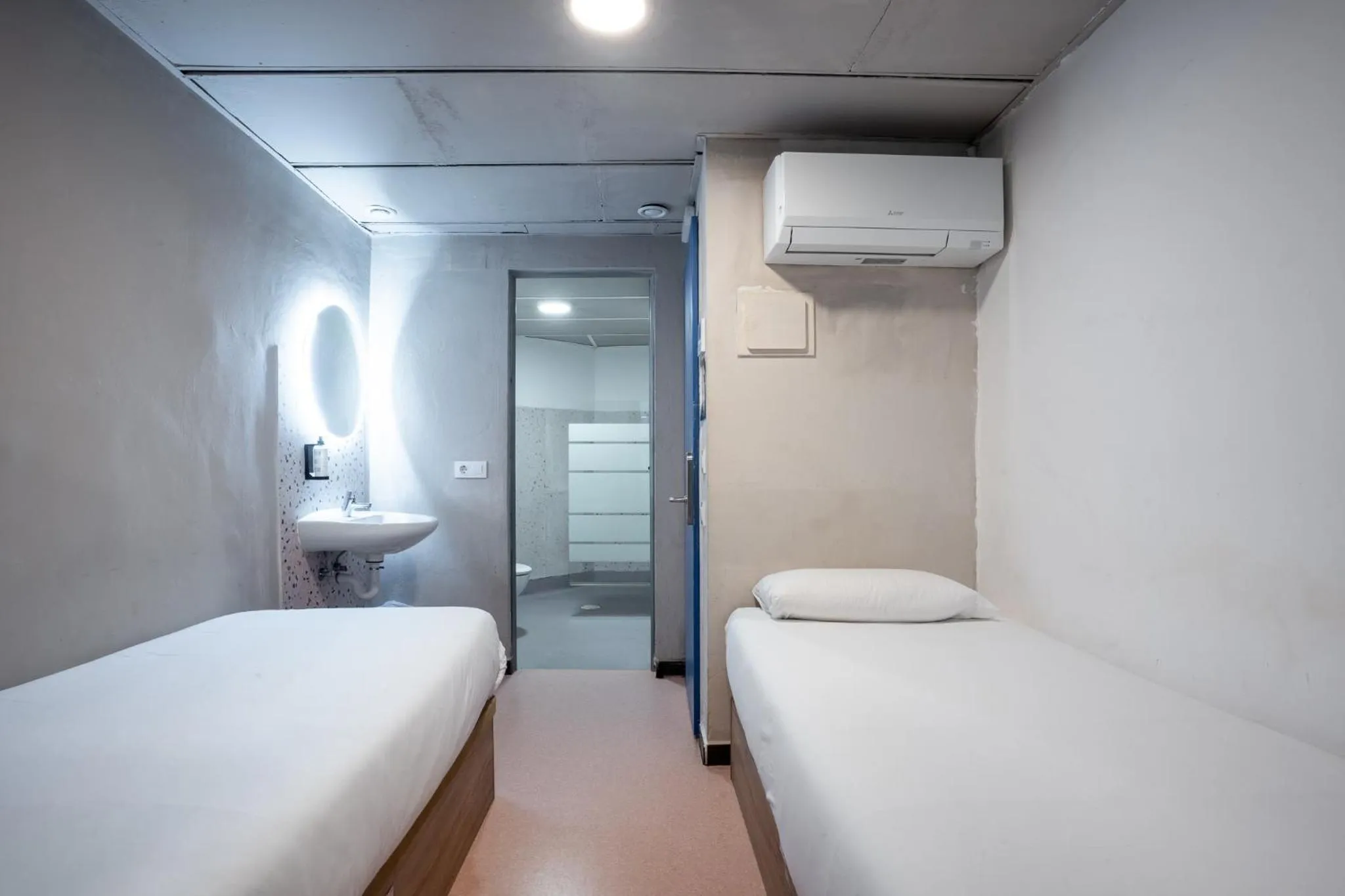 Bed in Ideal Youth Hostel