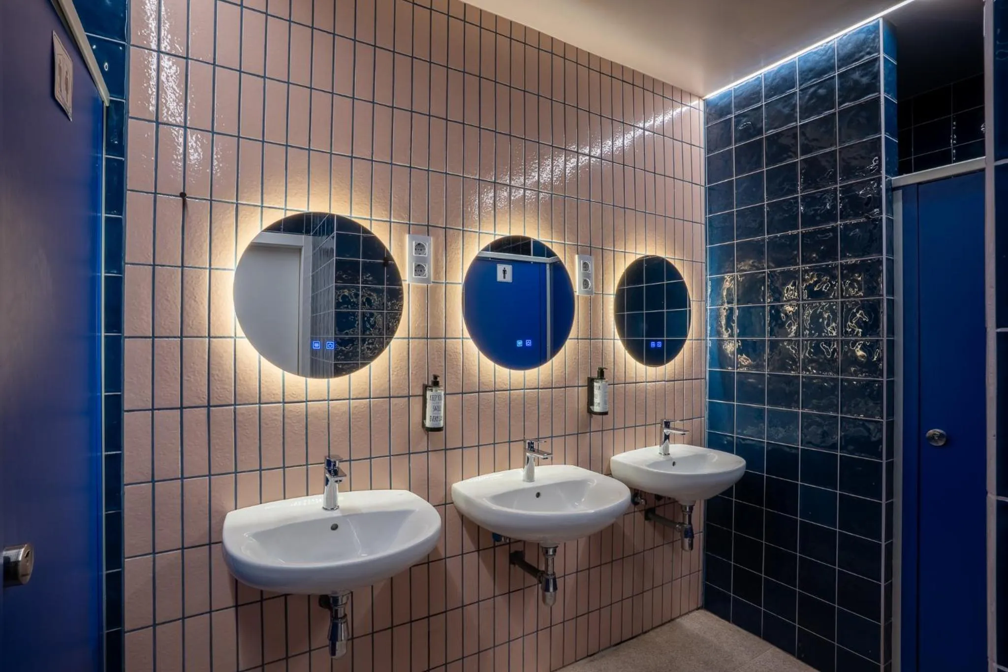 Bathroom in Ideal Youth Hostel