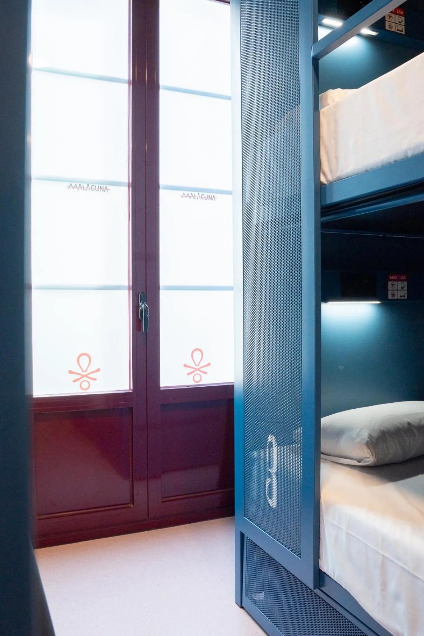 Bedroom, Bed in Ideal Youth Hostel