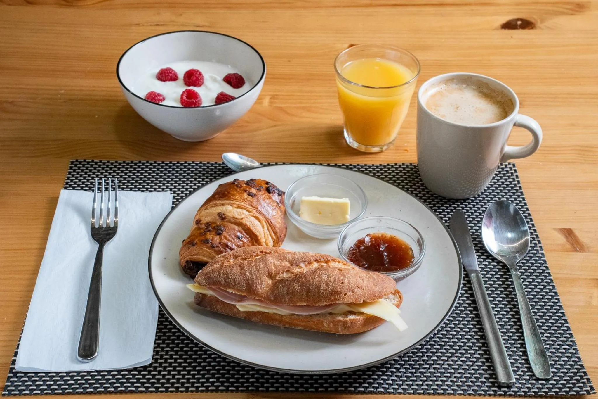 Breakfast in Ideal Youth Hostel