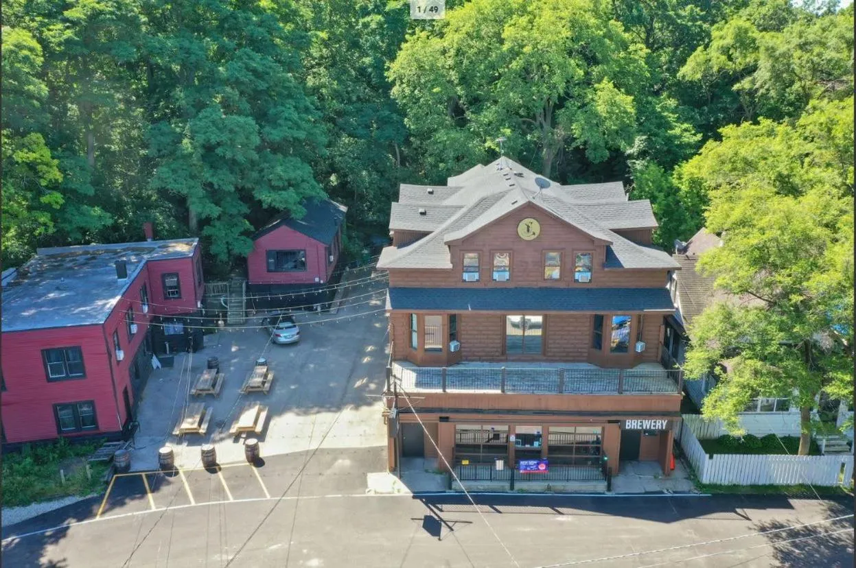 Restaurant/places to eat in Randolph Hotel