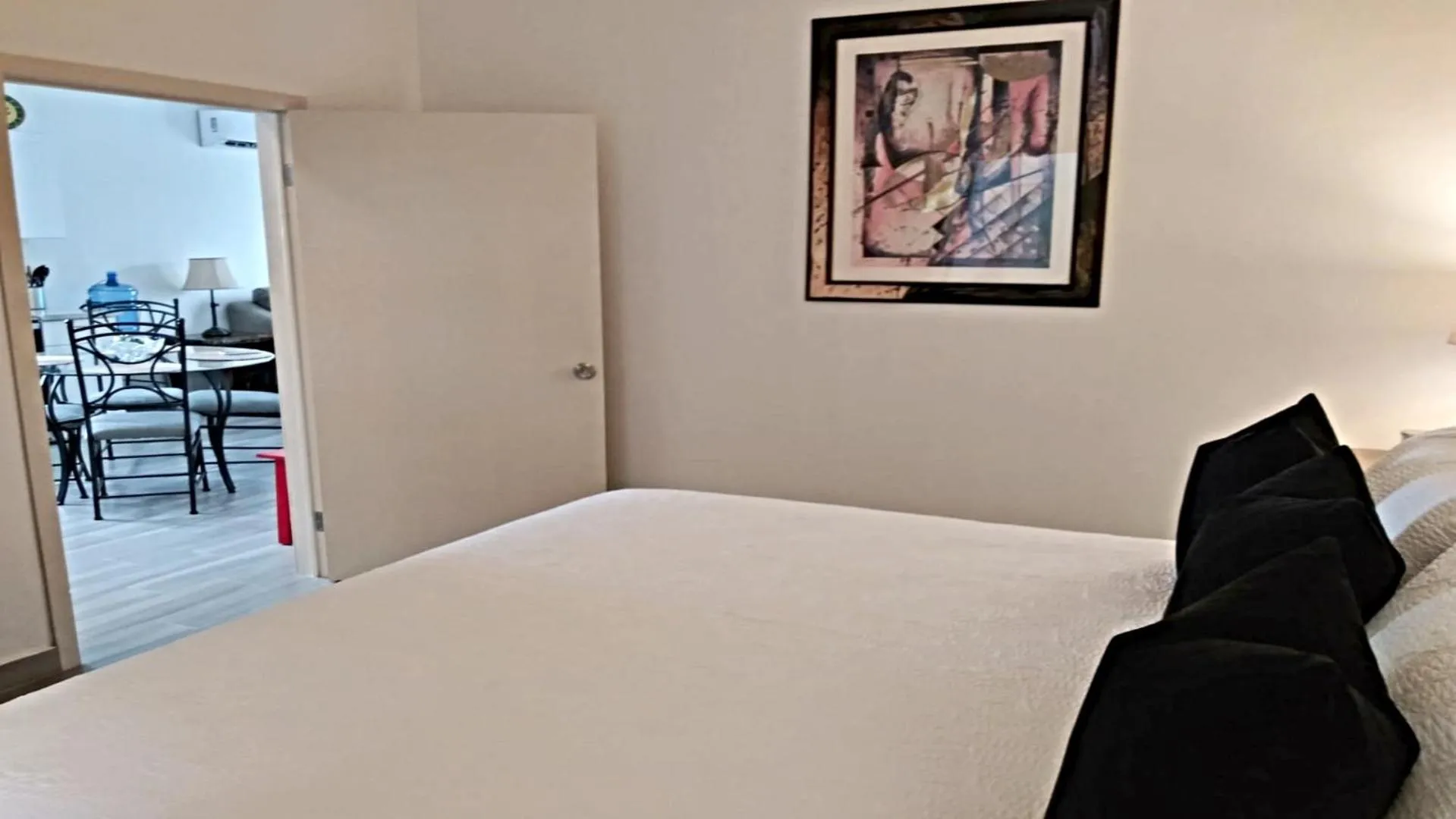 Photo of the whole room, Bed in Brand New Sedona House by Kivoya