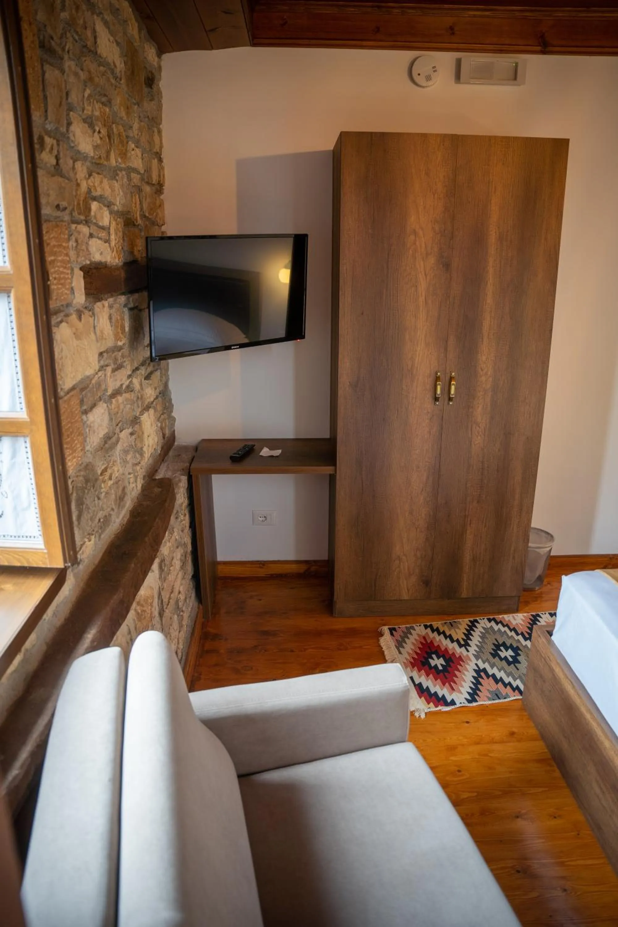 Bed in Hotel Kapllani