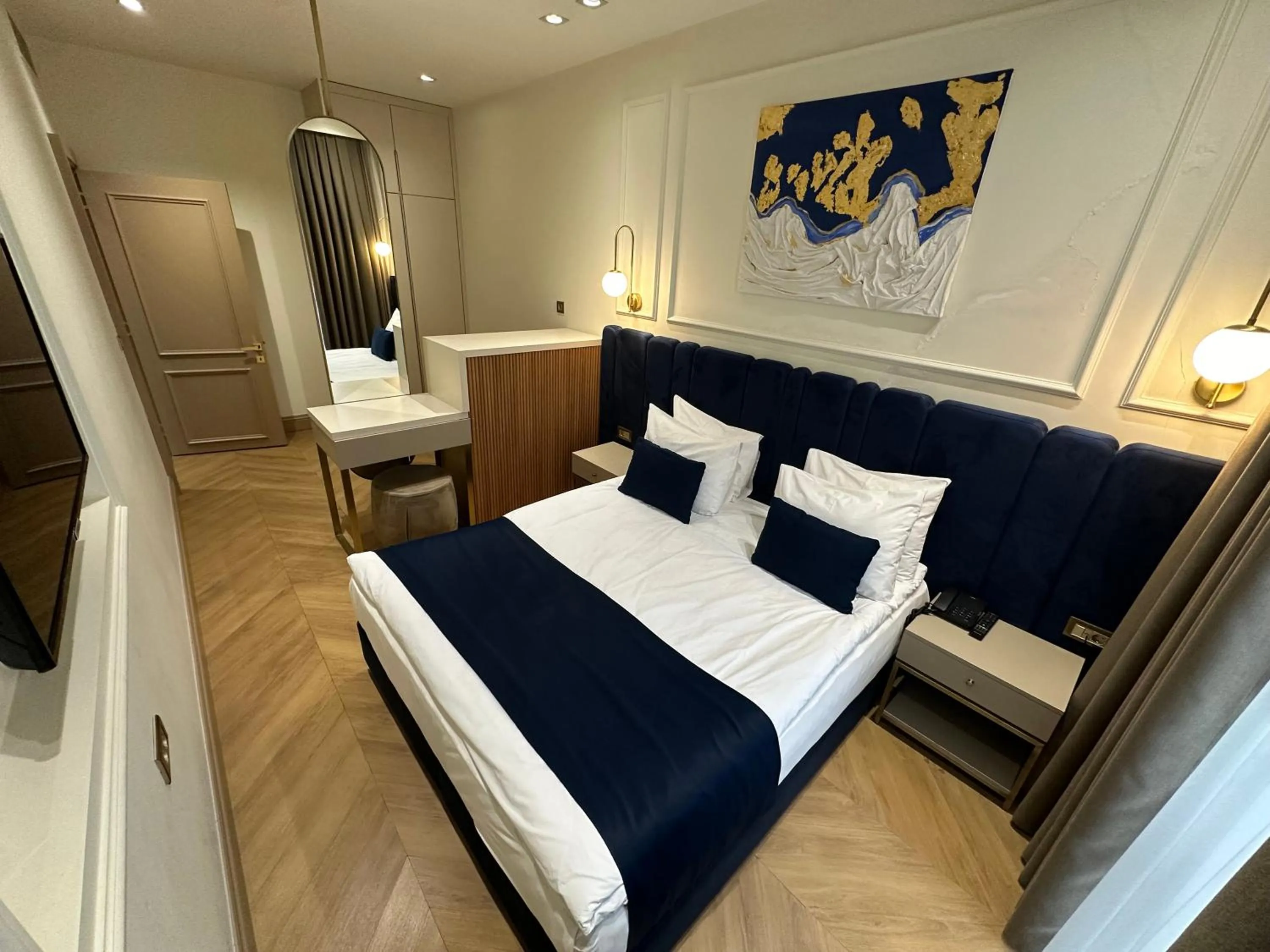 Bedroom, Bed in Taksim Bosphorus Hotel