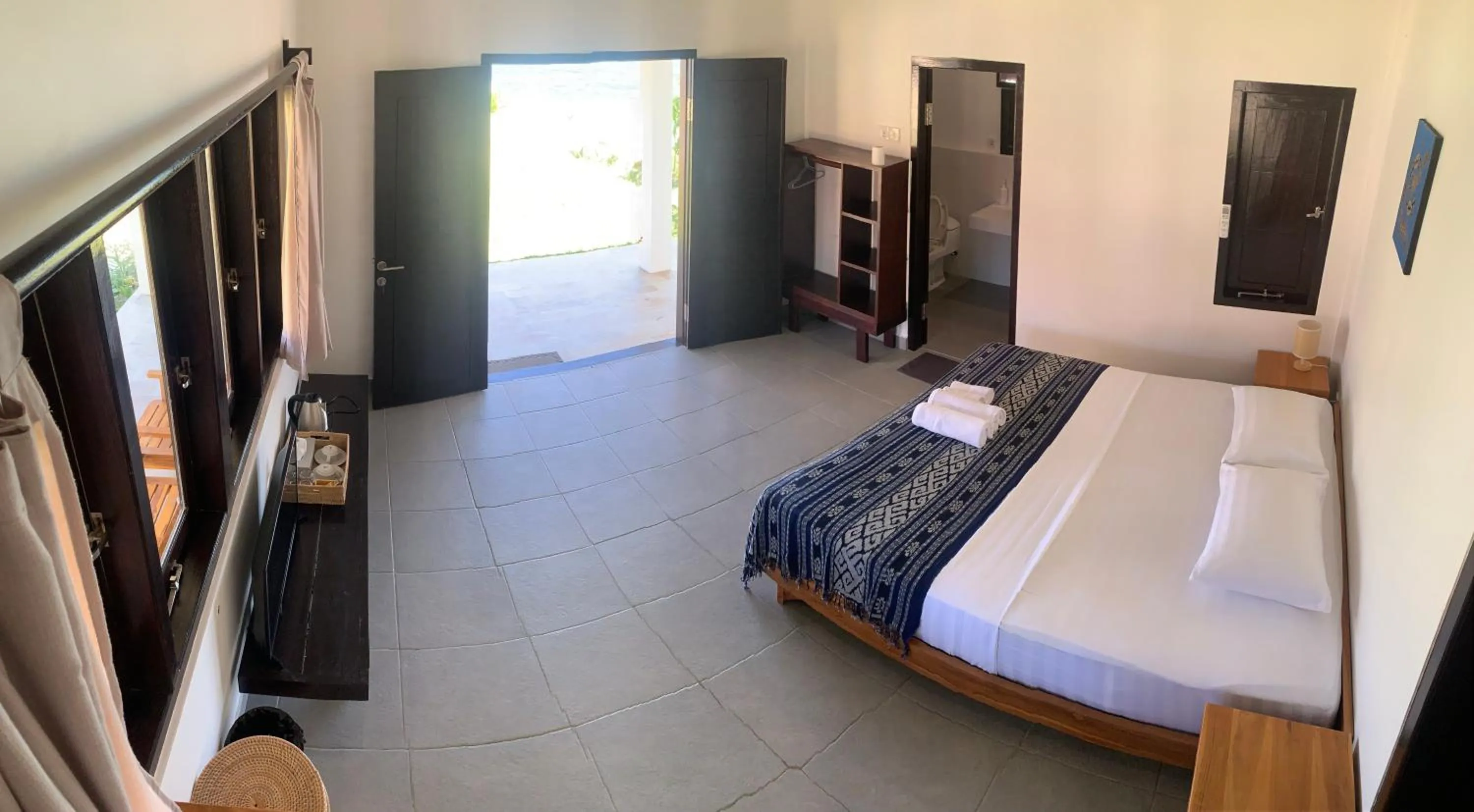 Photo of the whole room, Bed in Balong Balong Surf Bungalows & Restaurant