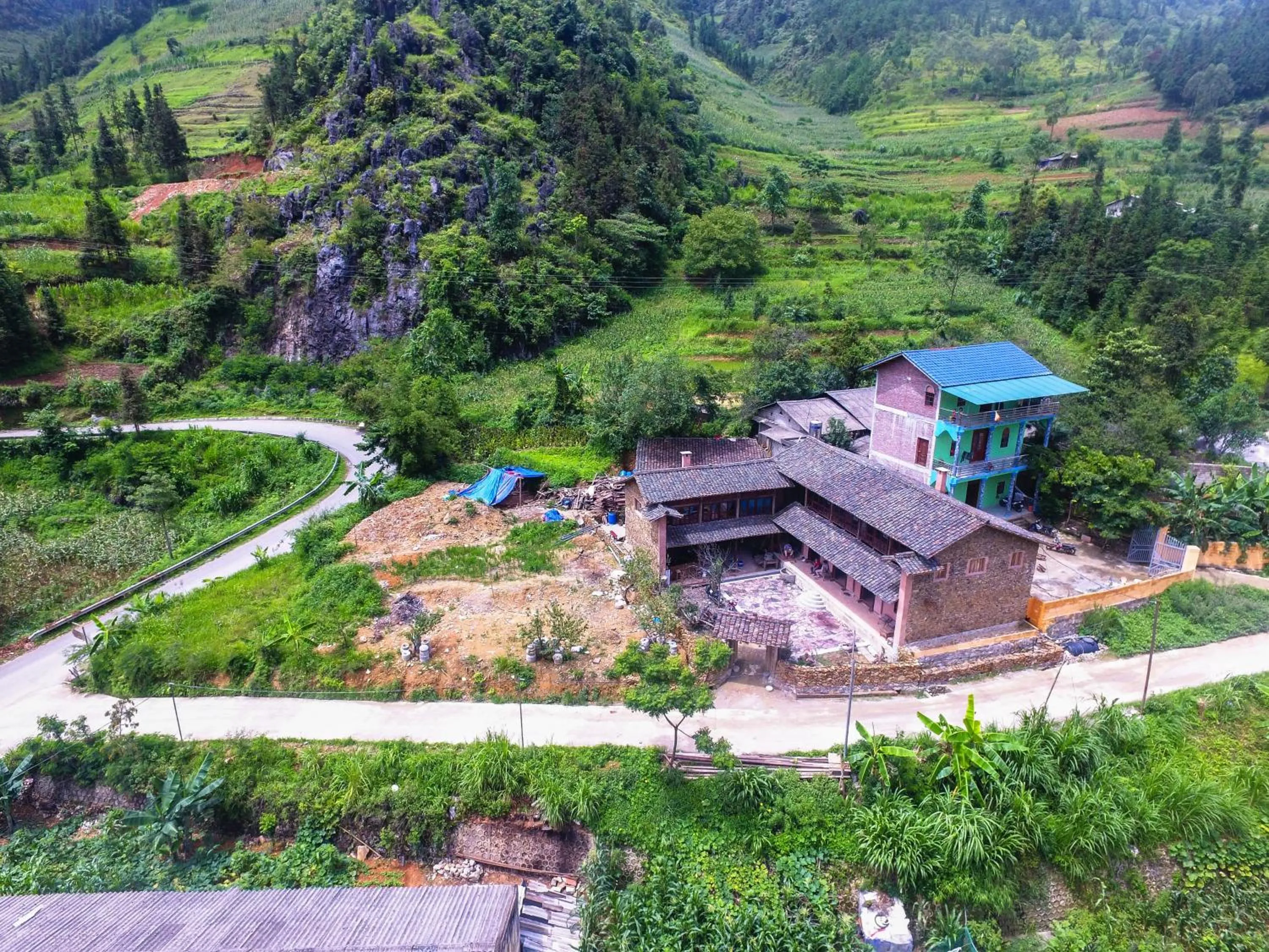 Property building in Dinh Đá H'Mông - Karsterly Rock Lodge