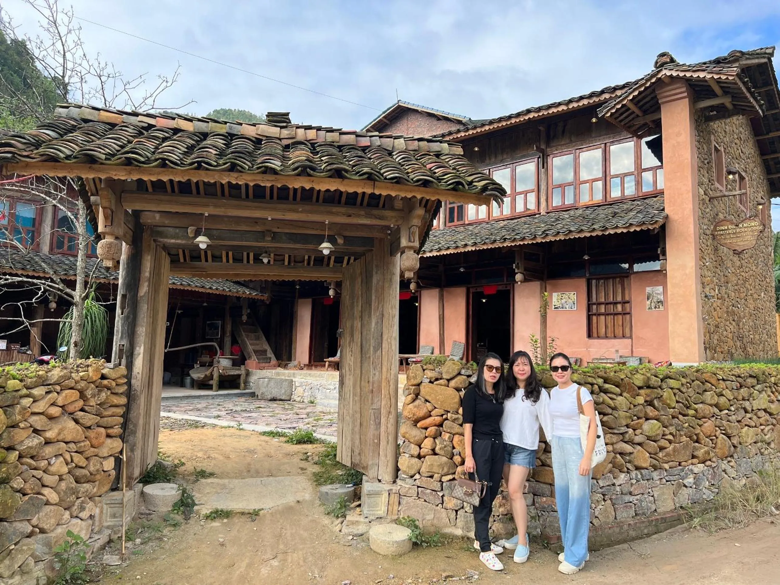 Property building in Dinh Đá H'Mông - Karsterly Rock Lodge