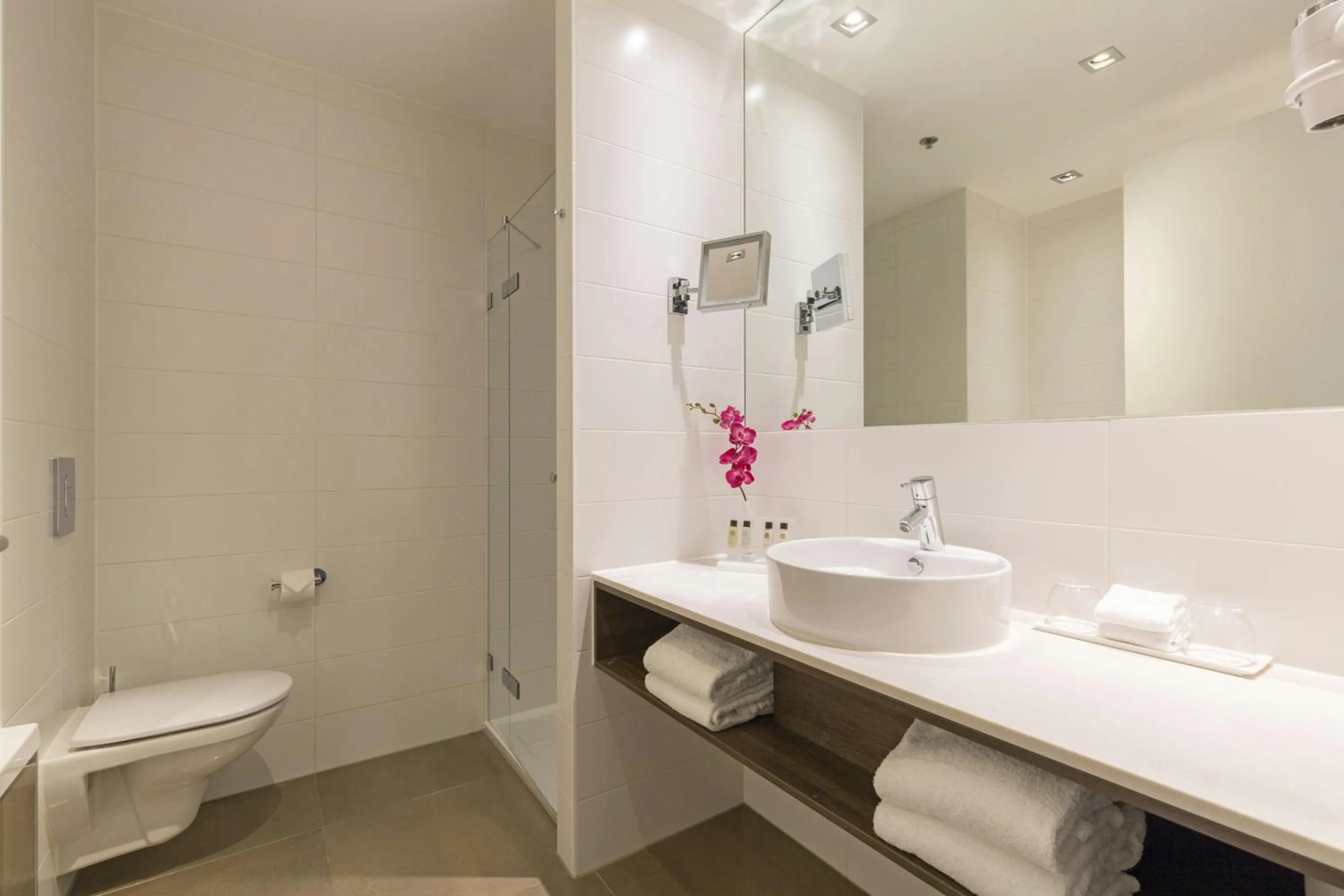 Bathroom in Leonardo Royal Hotel Den Haag Promenade