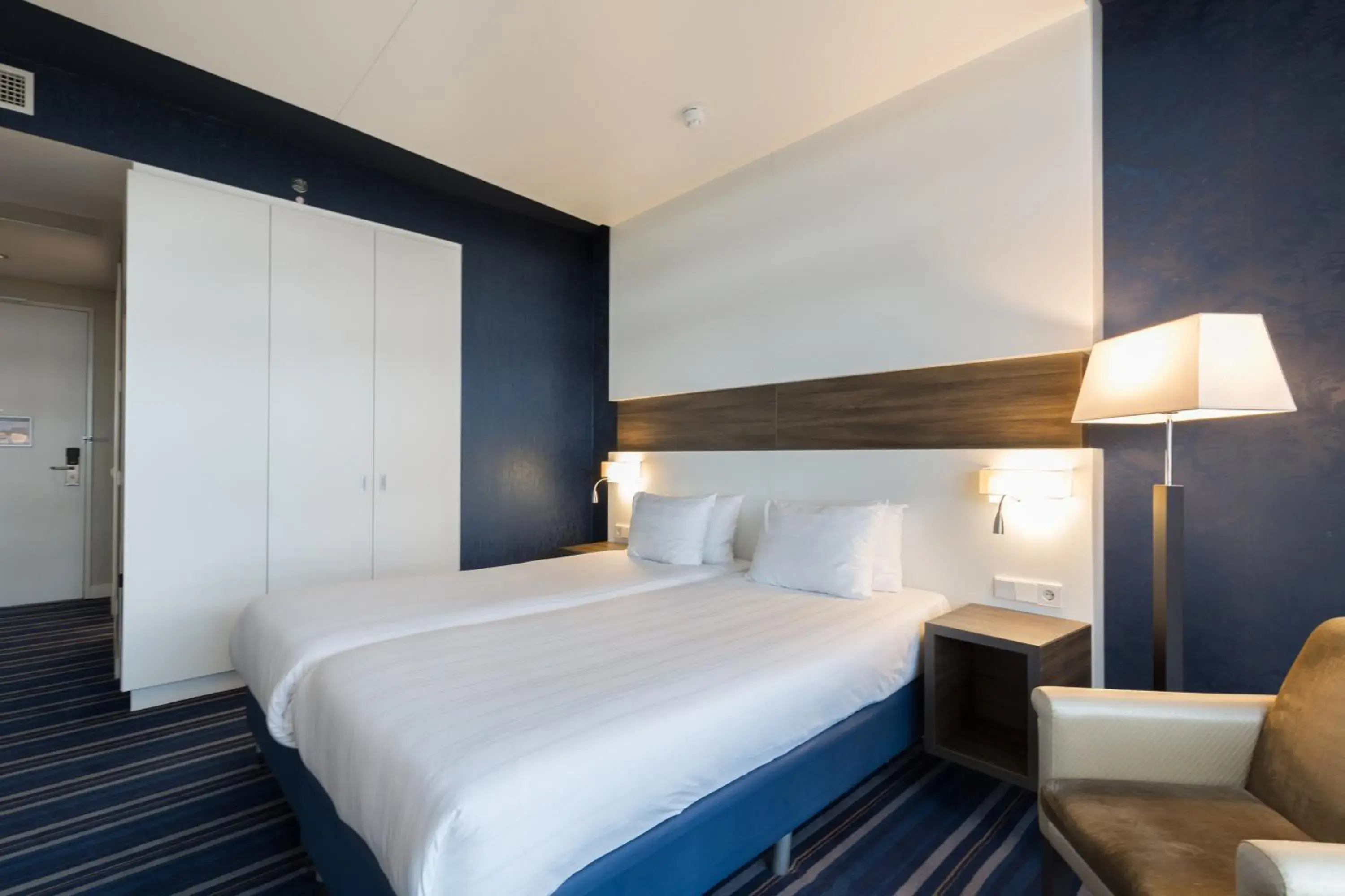 Comfort Room 1 Twin Bed in Leonardo Royal Hotel Den Haag Promenade Comfort Room 1 Twin Bed in Leonardo Royal Hotel Den Haag Promenade