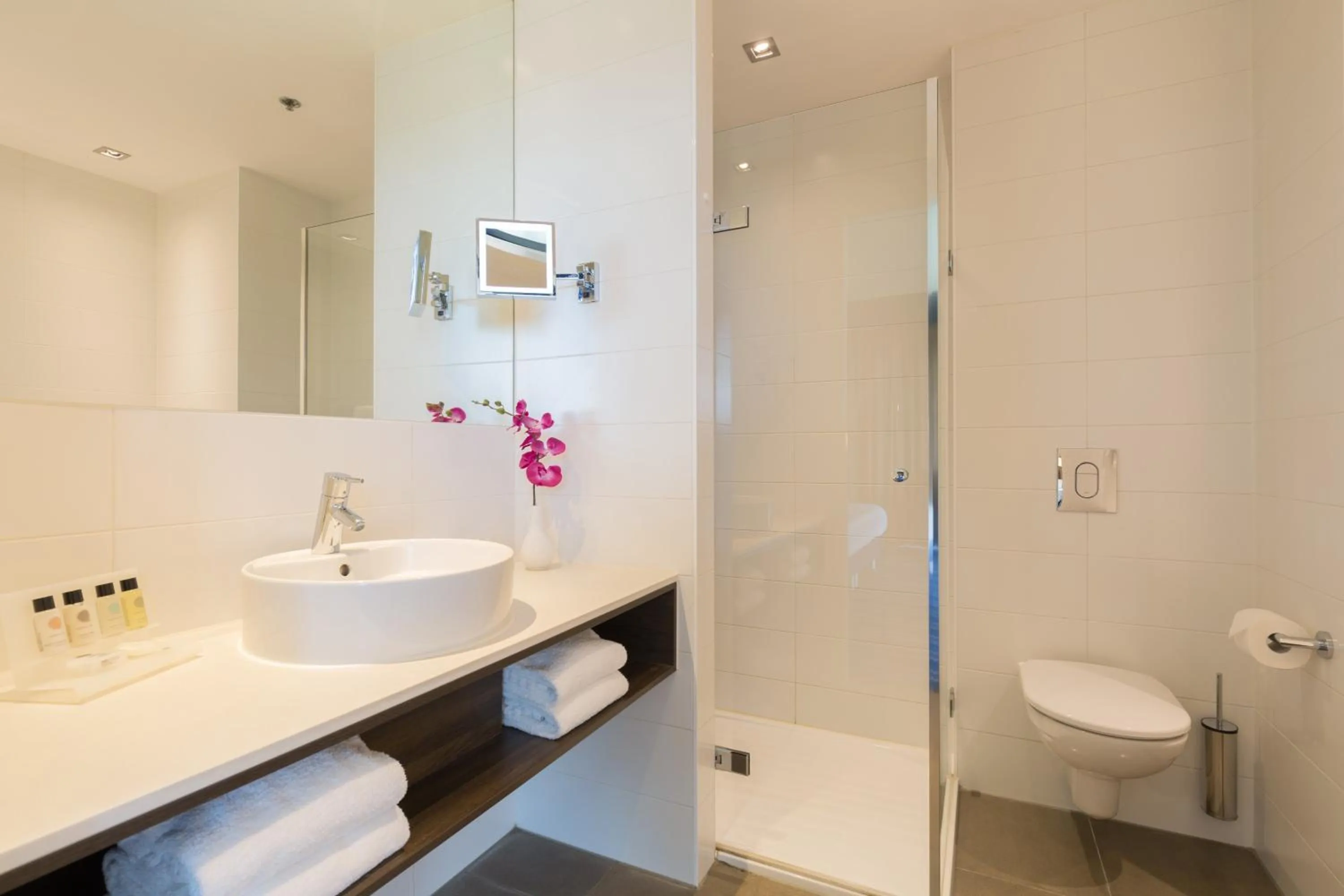 Bathroom in Leonardo Royal Hotel Den Haag Promenade