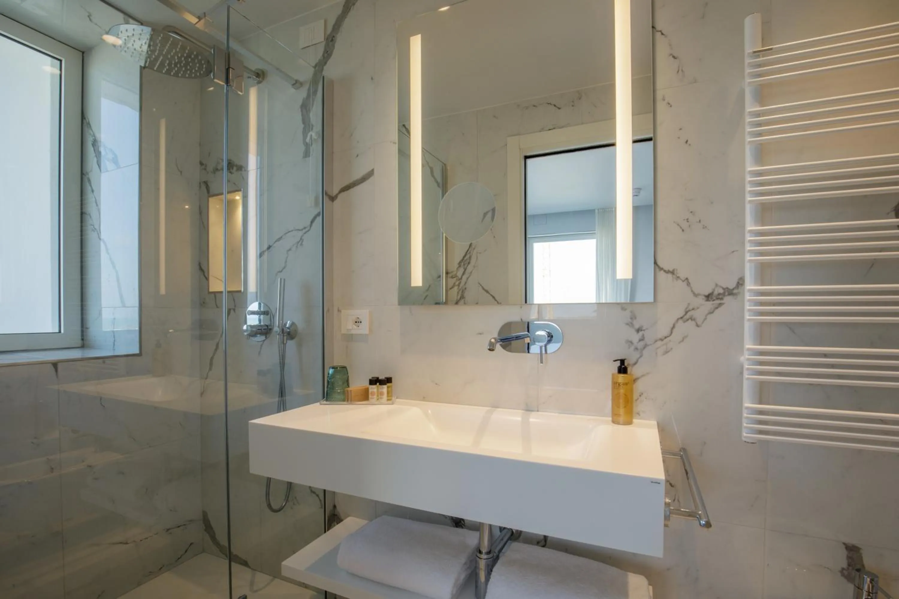 Bathroom in Ambasciatori Suite Hotel