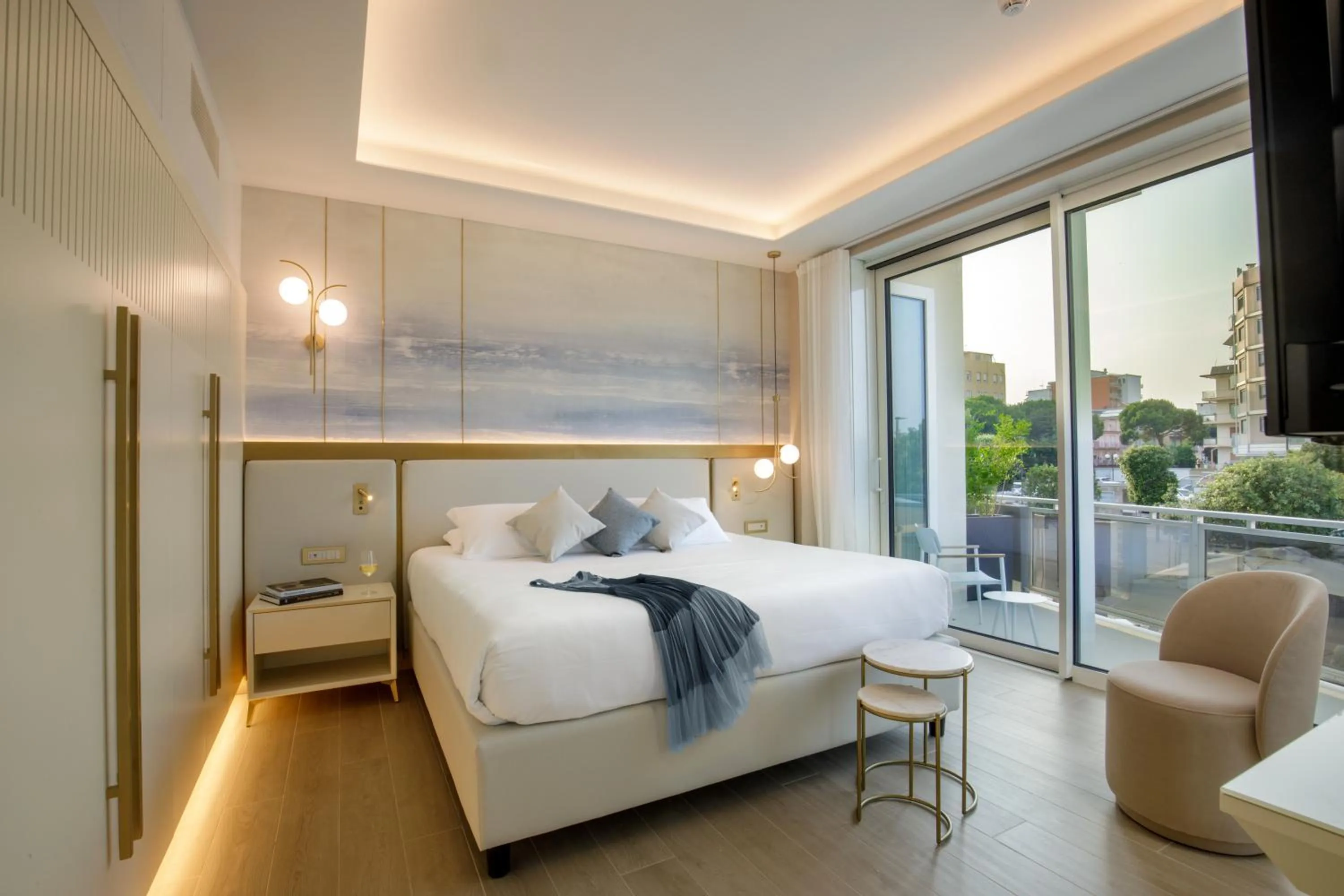 Bed in Ambasciatori Suite Hotel