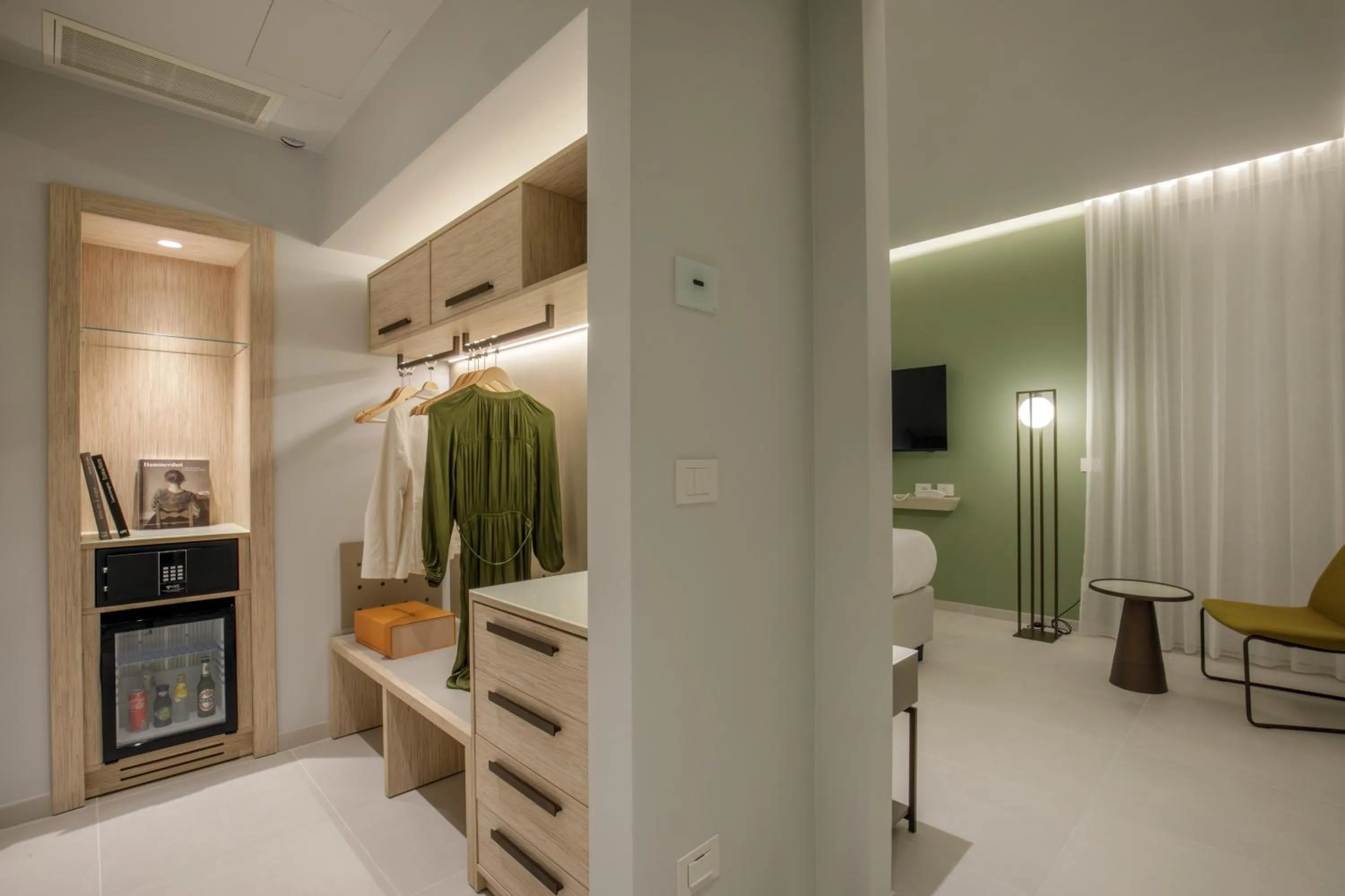 Photo of the whole room, Bed in Ambasciatori Suite Hotel