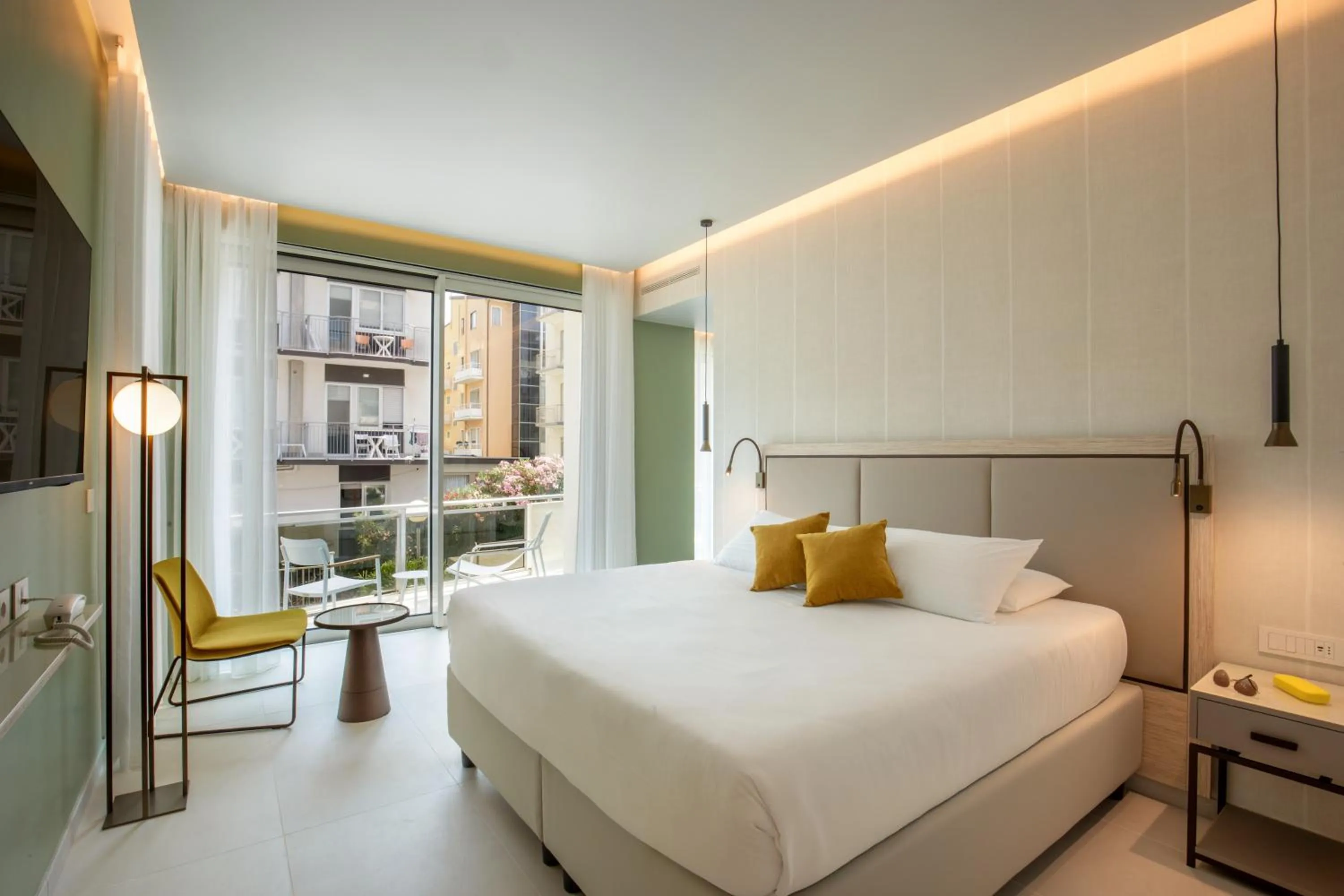 Bed in Ambasciatori Suite Hotel