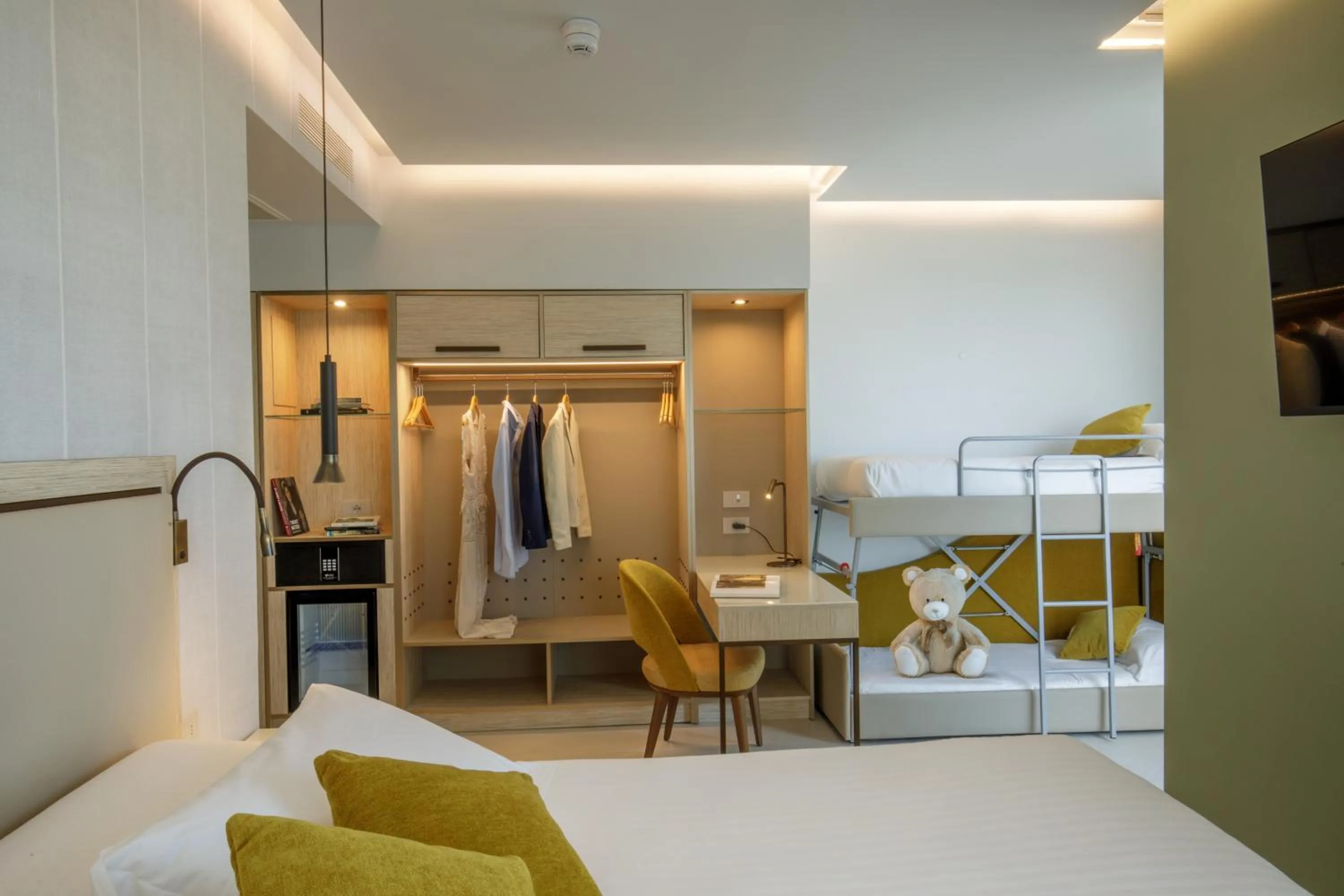 Bed in Ambasciatori Suite Hotel