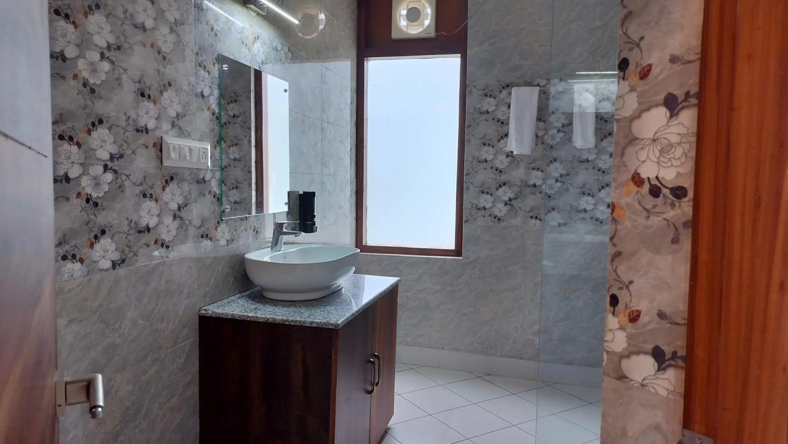 Bathroom in Appas Hotel