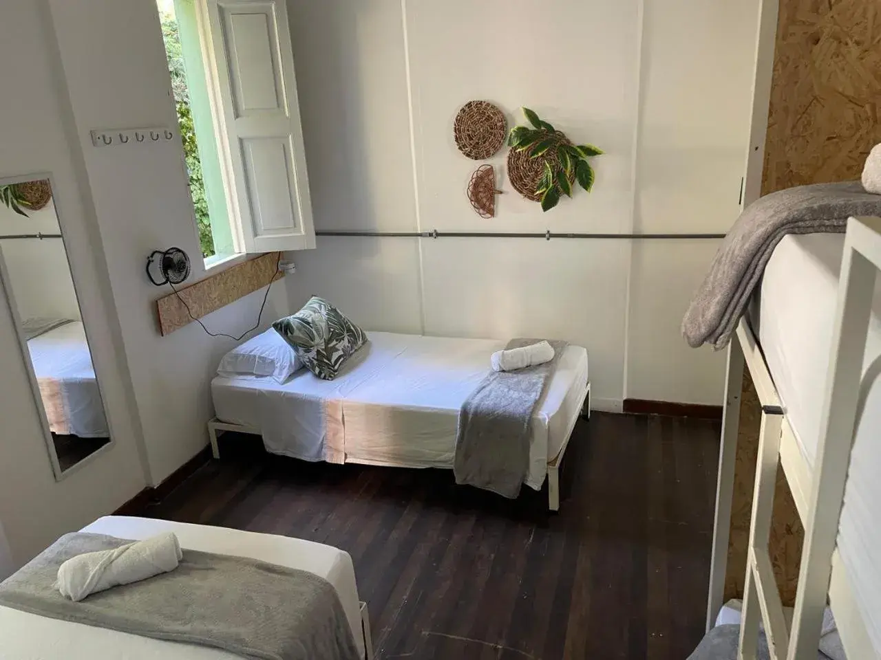 Economy Quadruple Room in Cordova Hostel Medellin Economy Quadruple Room in Cordova Hostel Medellin