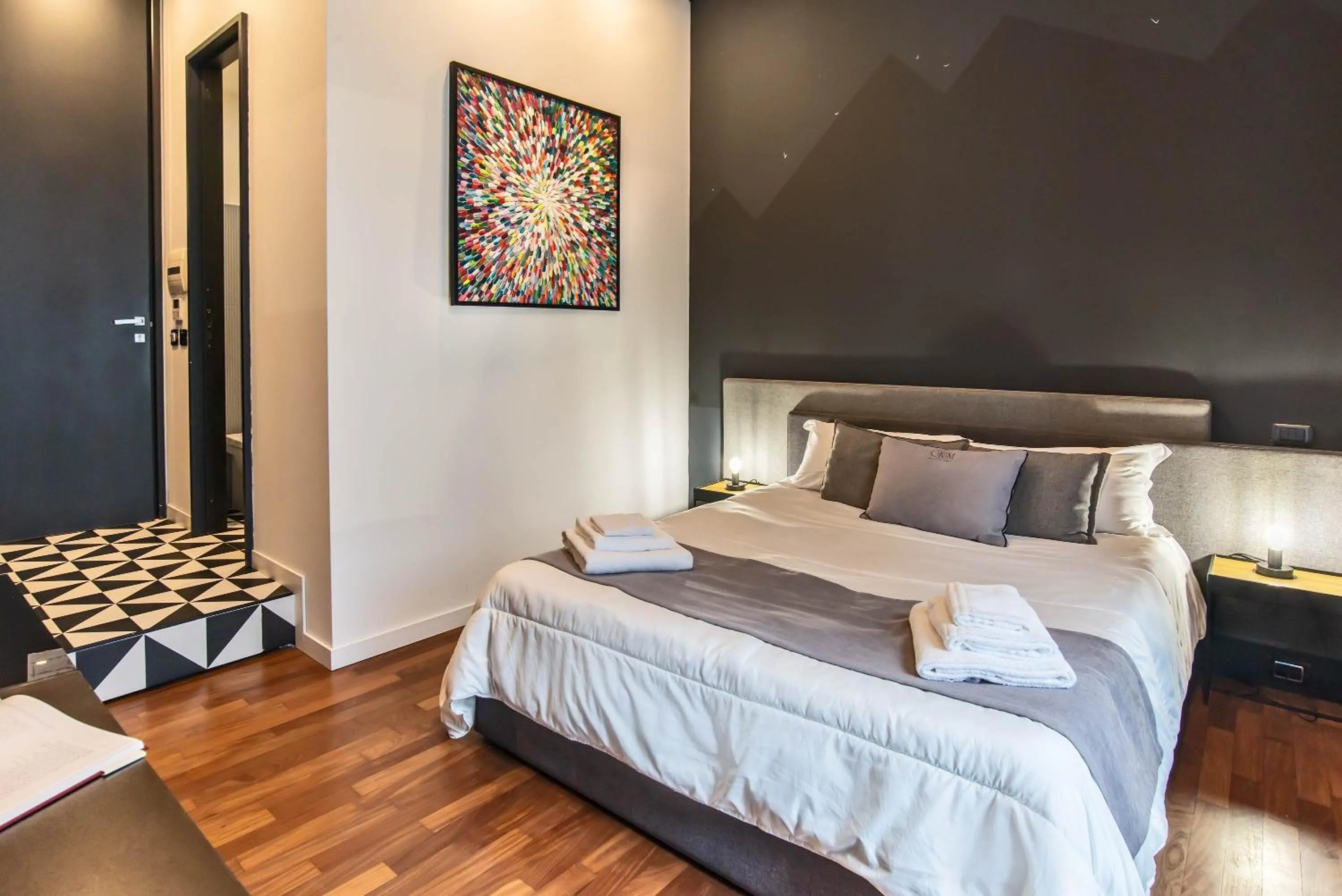 Balcony/Terrace, Bed in Gram Suites