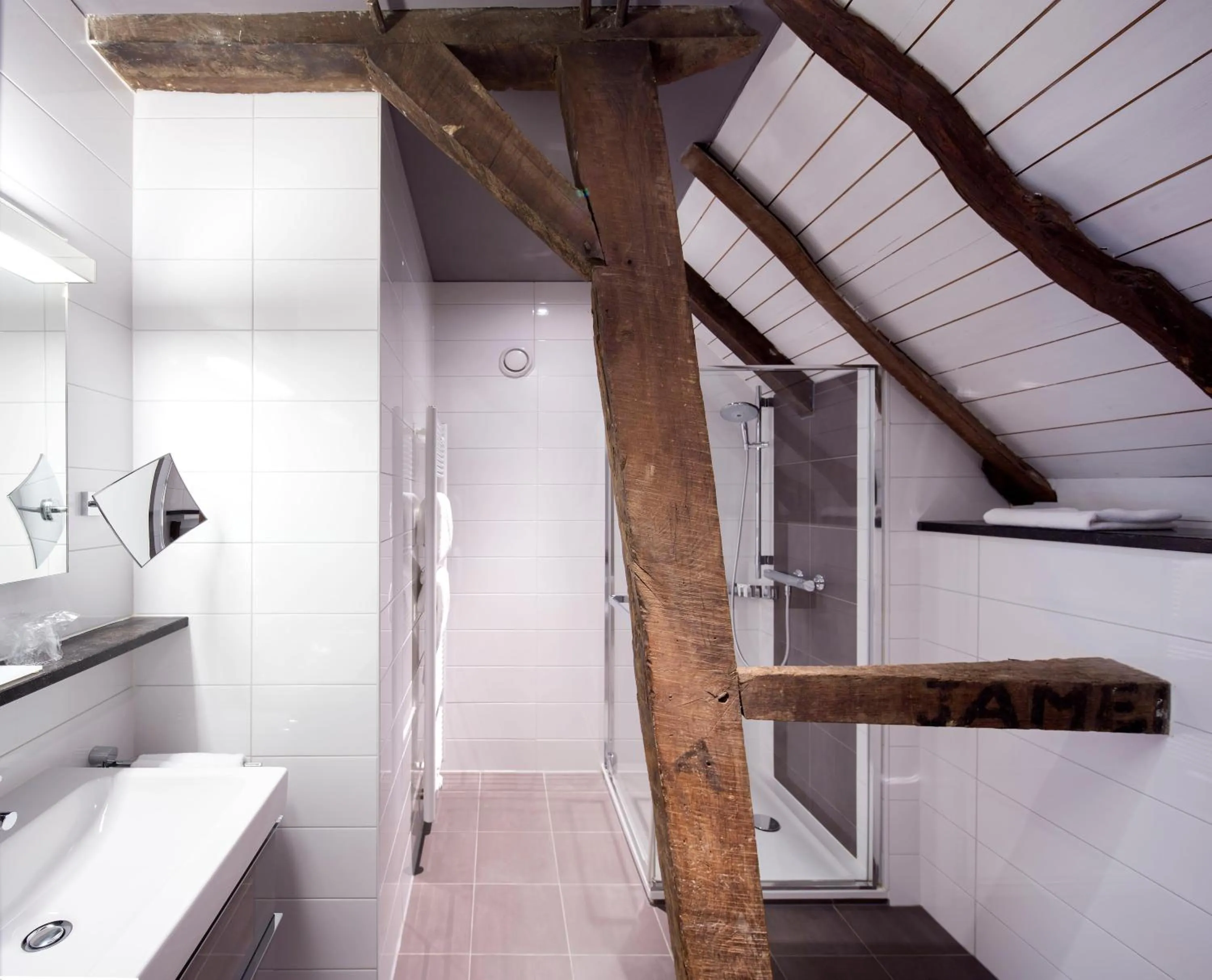 Bathroom in Hotel Winselerhof by Flow