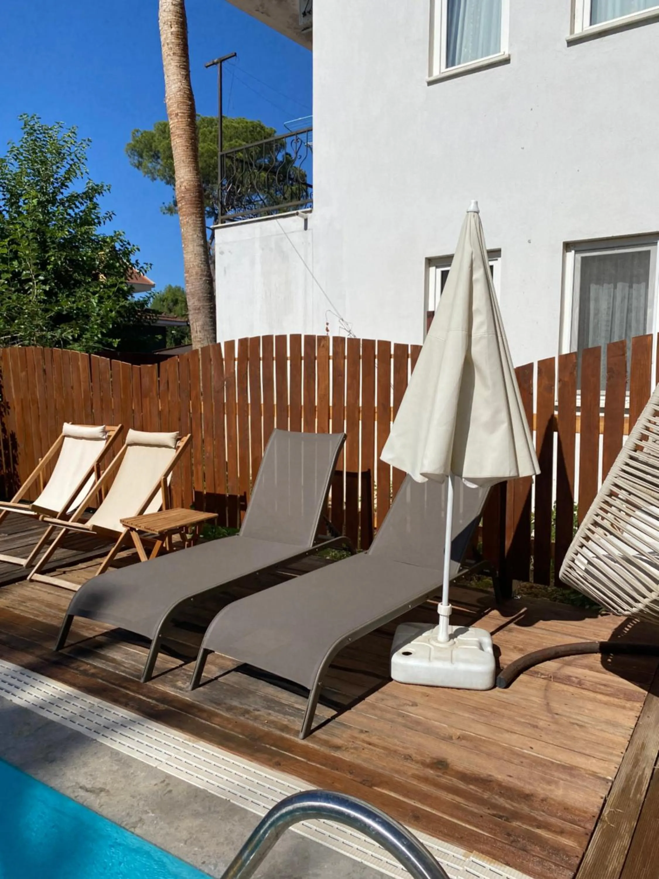 Pool view in La Sorella