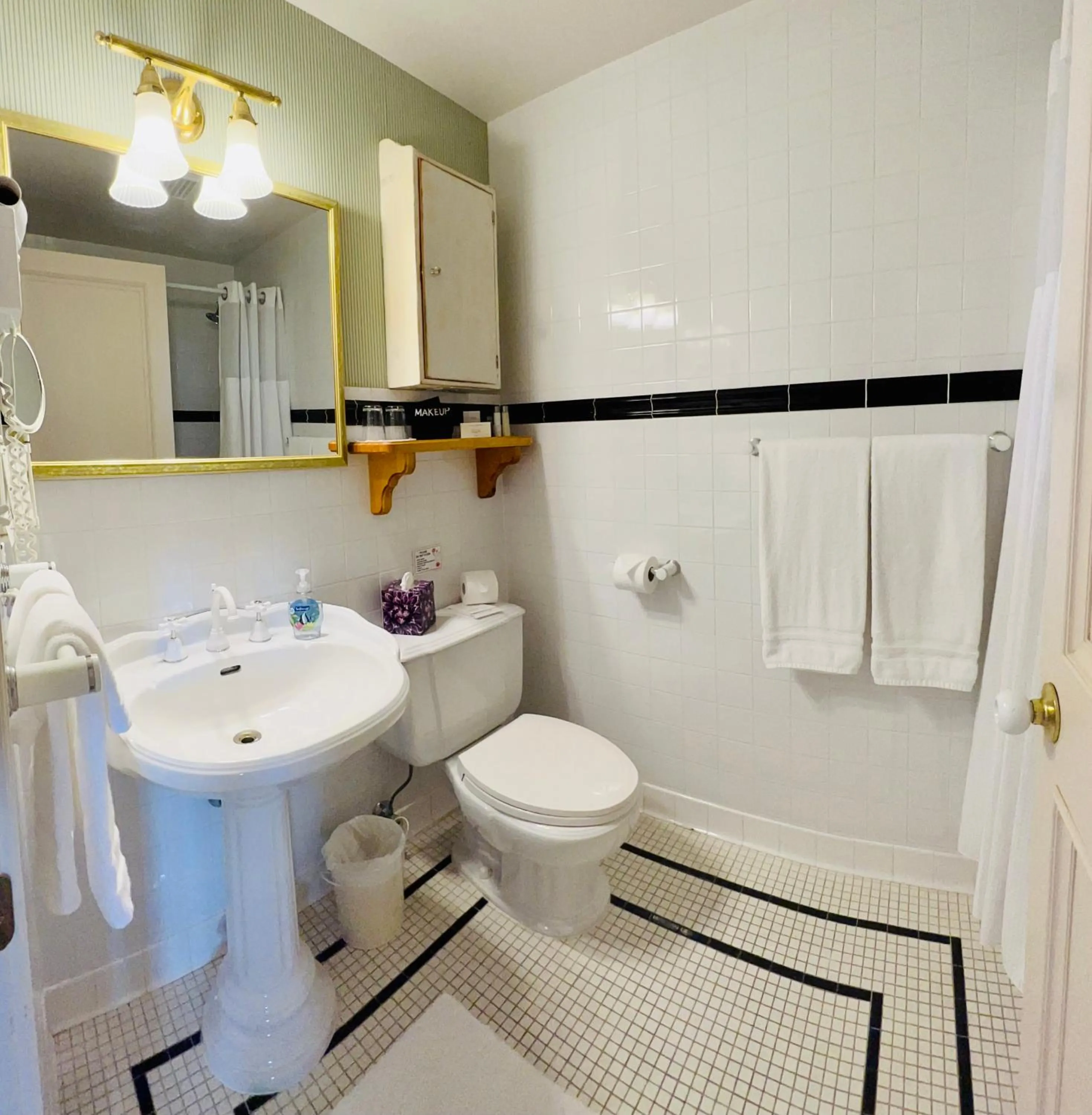 Bathroom in The Latch Inn