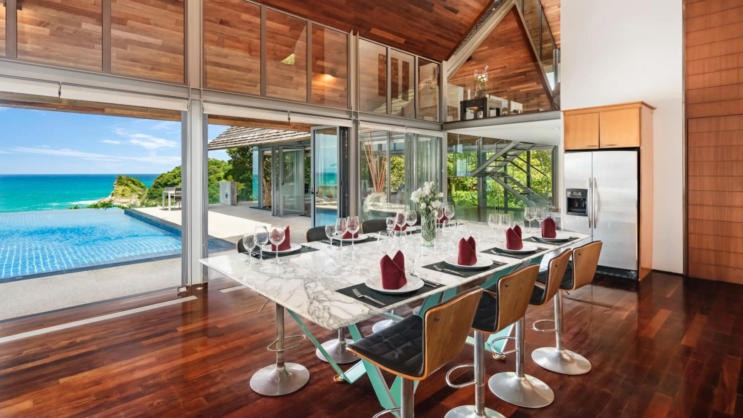 Dining area in Villa Lomchoy