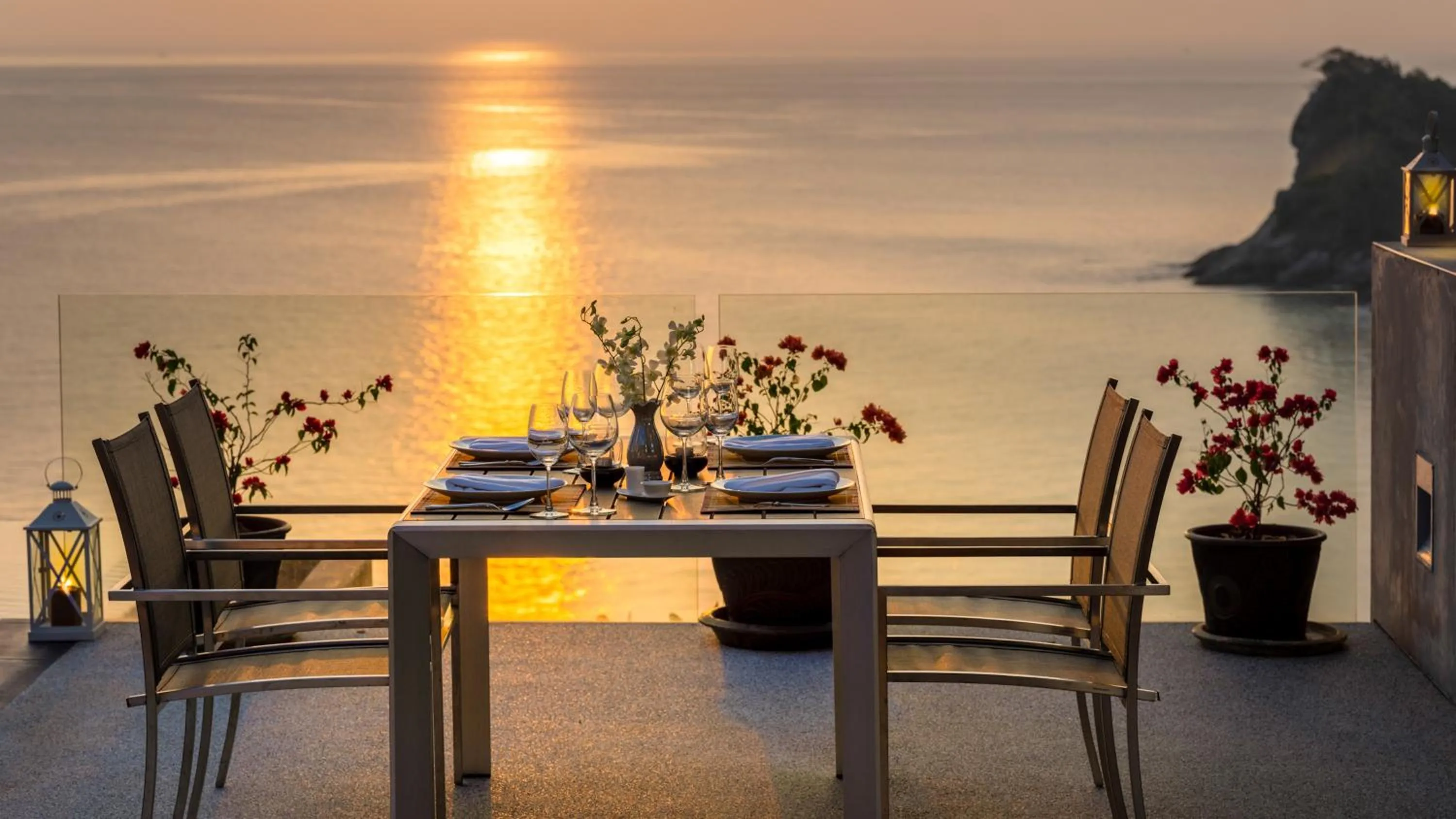 Dining area in Villa Lomchoy