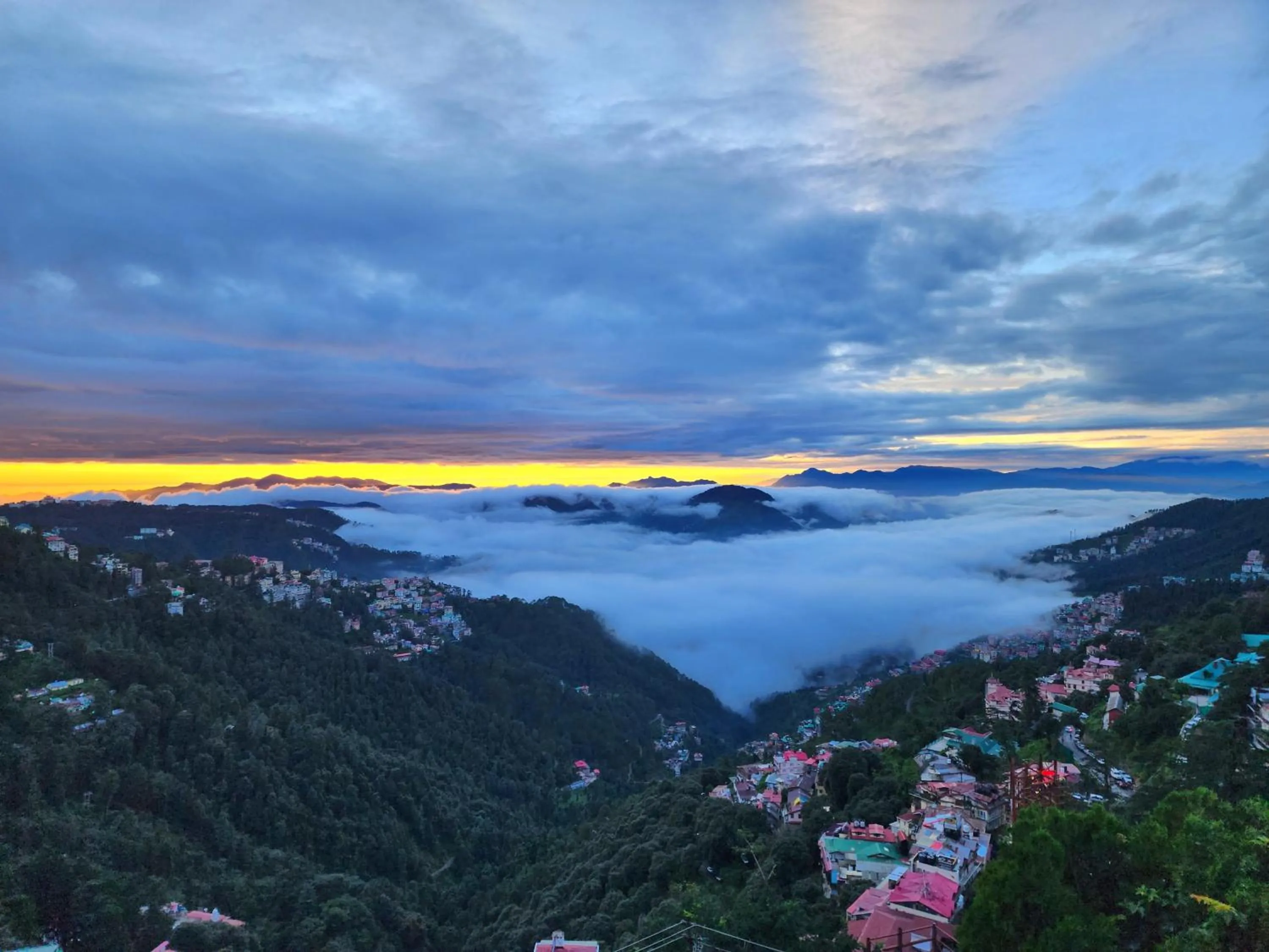 The Ashoka Inn 300mts walkable from Mall Road