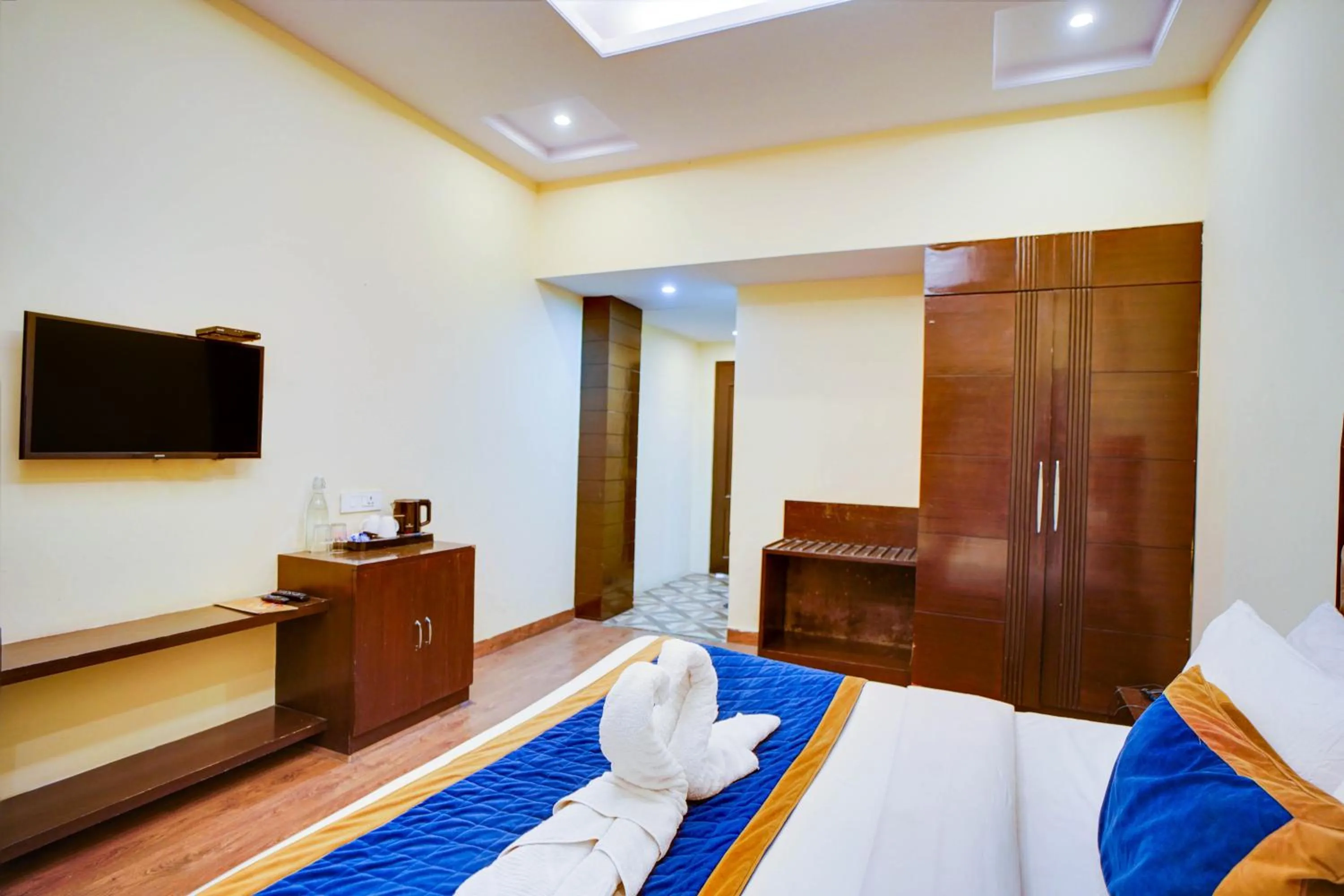 Bed in The Ashoka Inn 300mts walkable from Mall Road