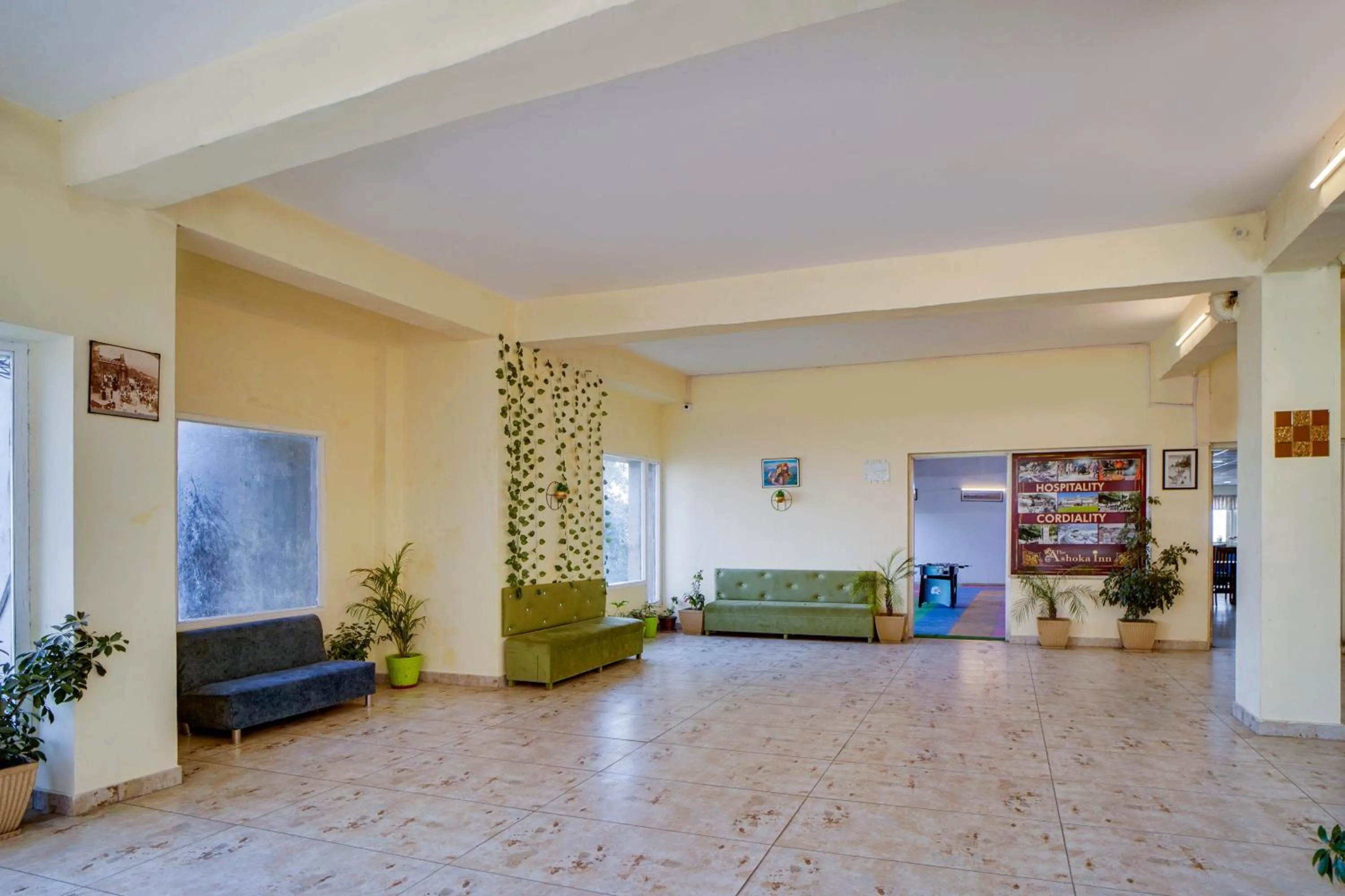 The Ashoka Inn 300mts walkable from Mall Road