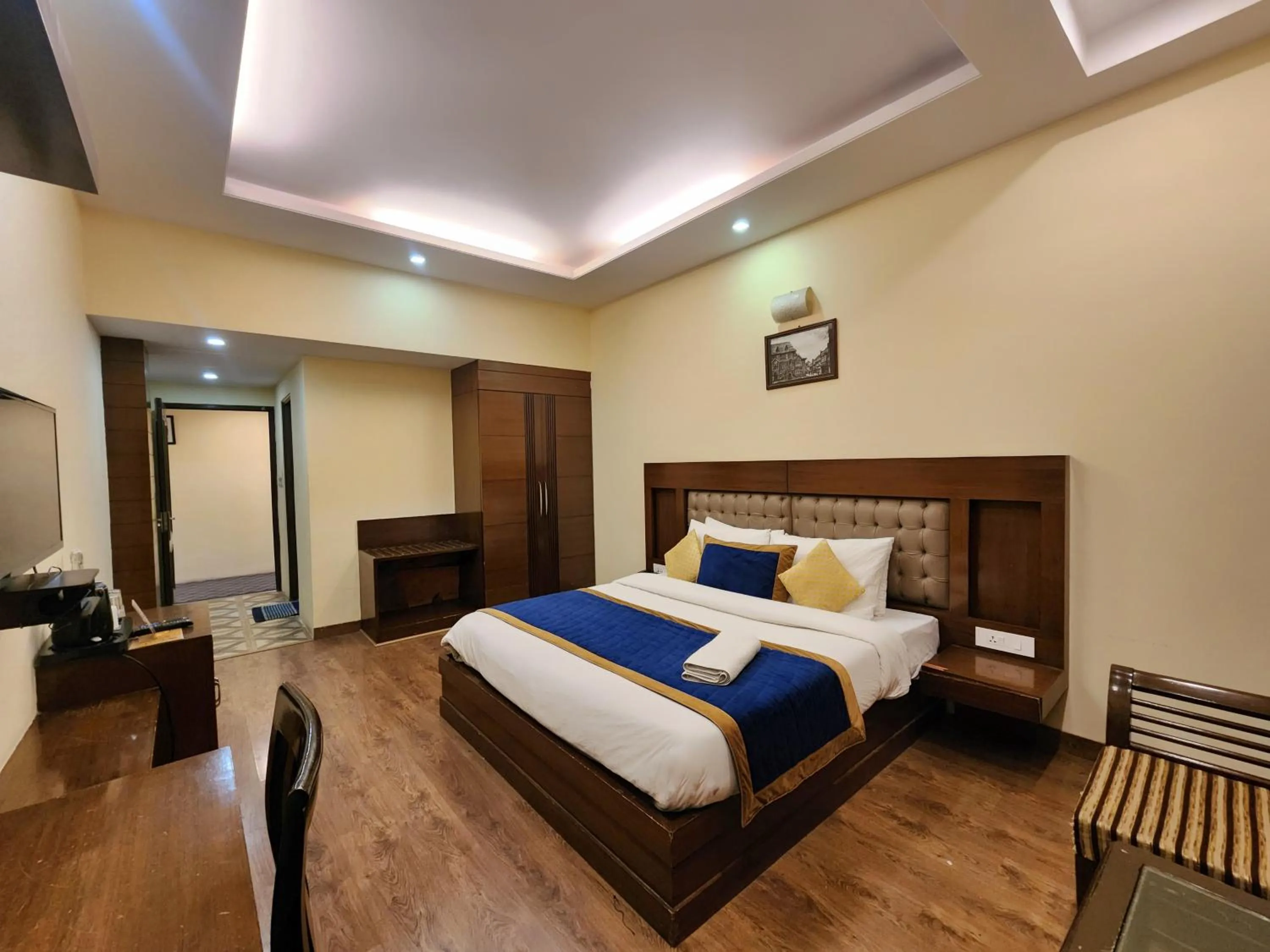 Bed in The Ashoka Inn 300mts walkable from Mall Road