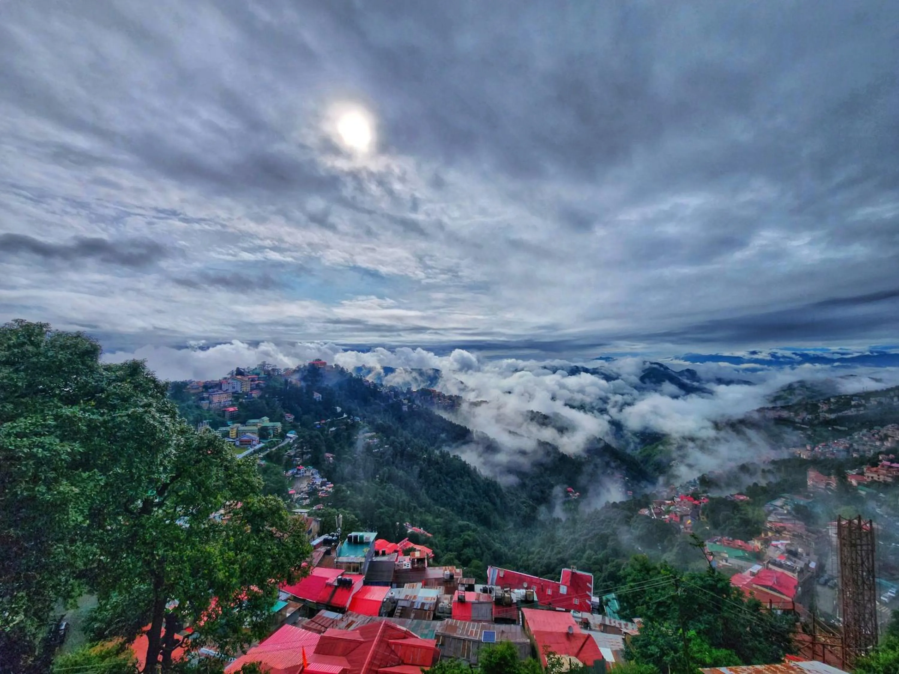 The Ashoka Inn 300mts walkable from Mall Road