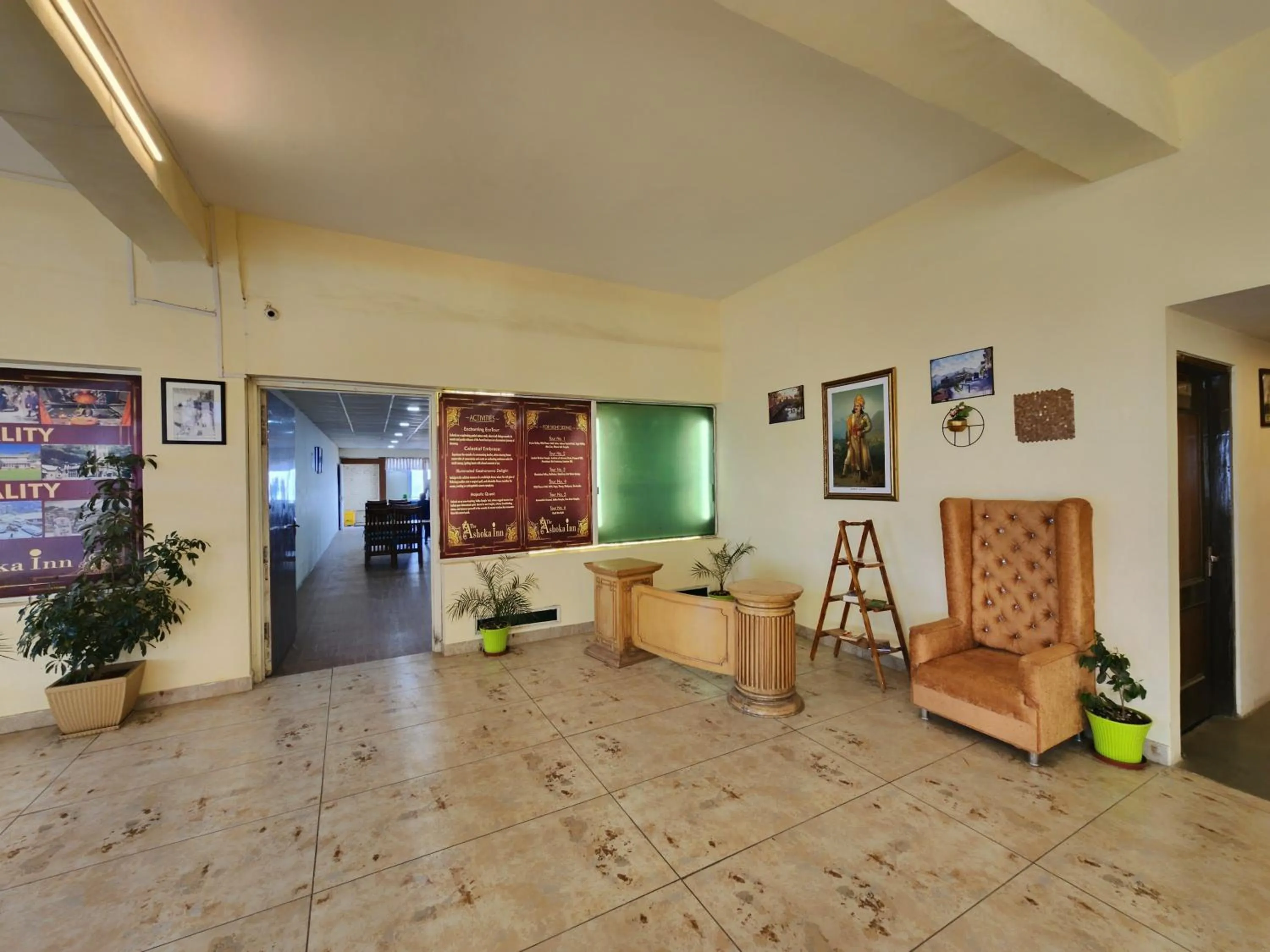 The Ashoka Inn 300mts walkable from Mall Road