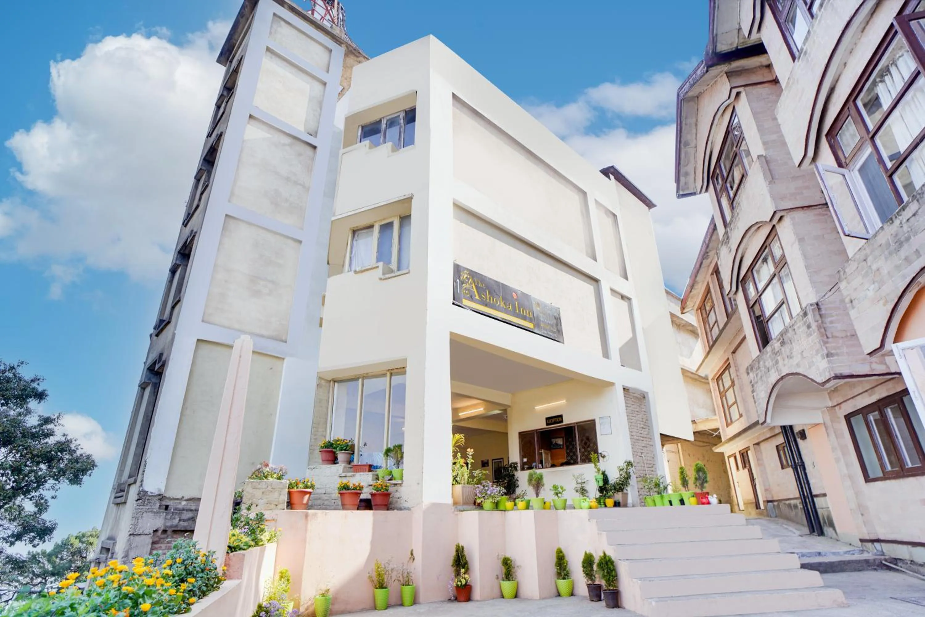 Property building in The Ashoka Inn 300mts walkable from Mall Road