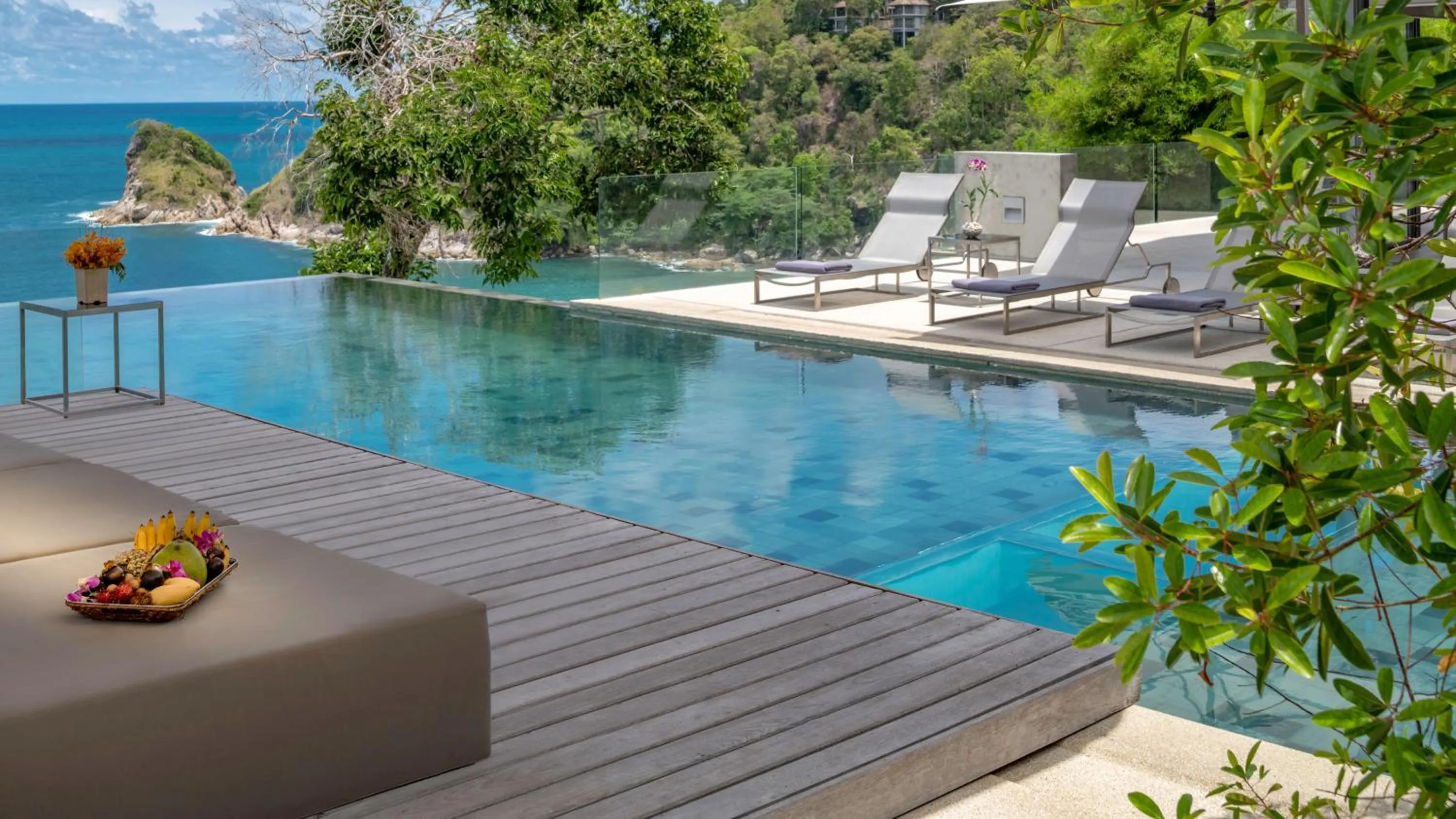 Pool view in Villa Saengootsa