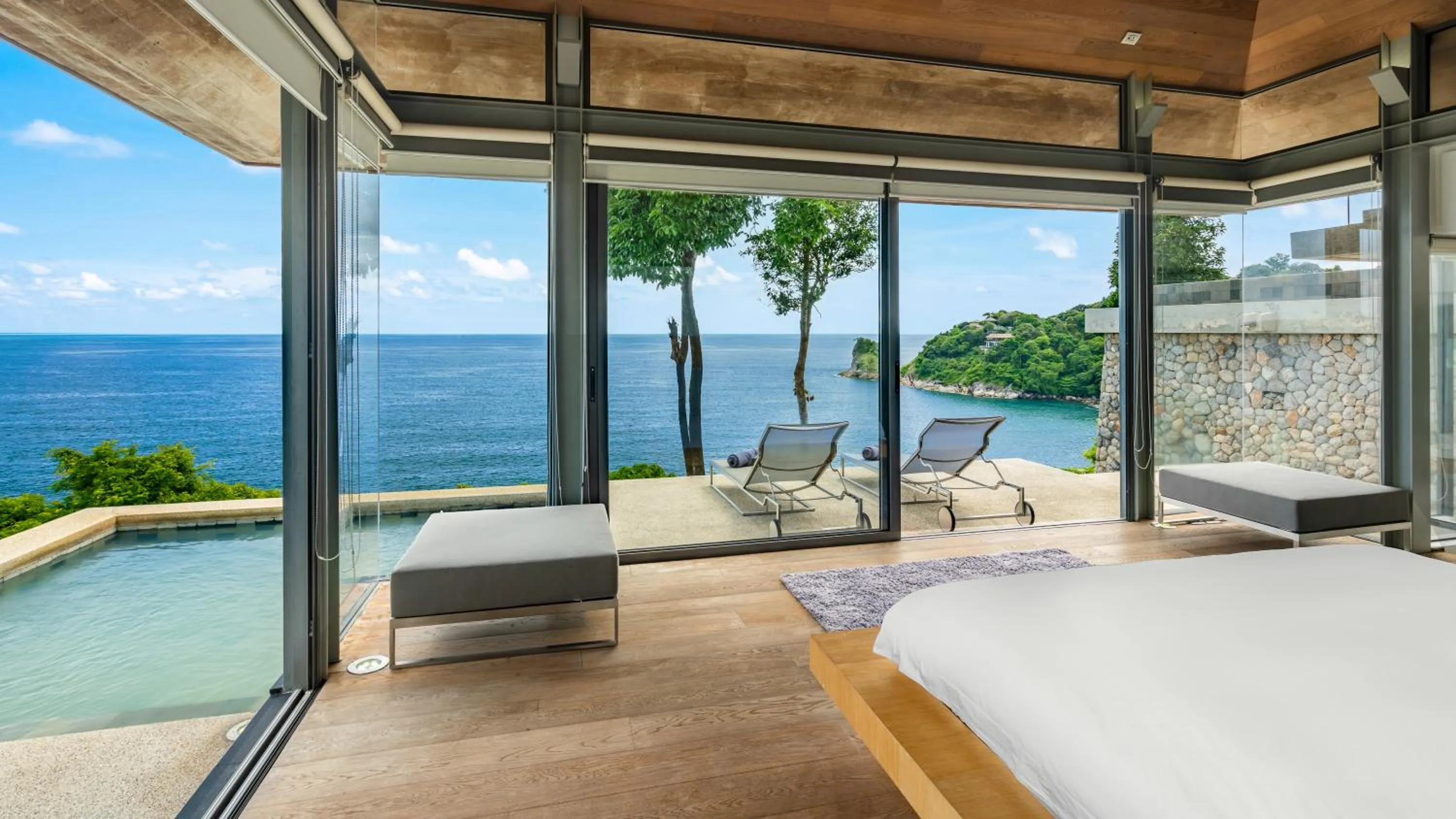 Bed in Villa Saengootsa