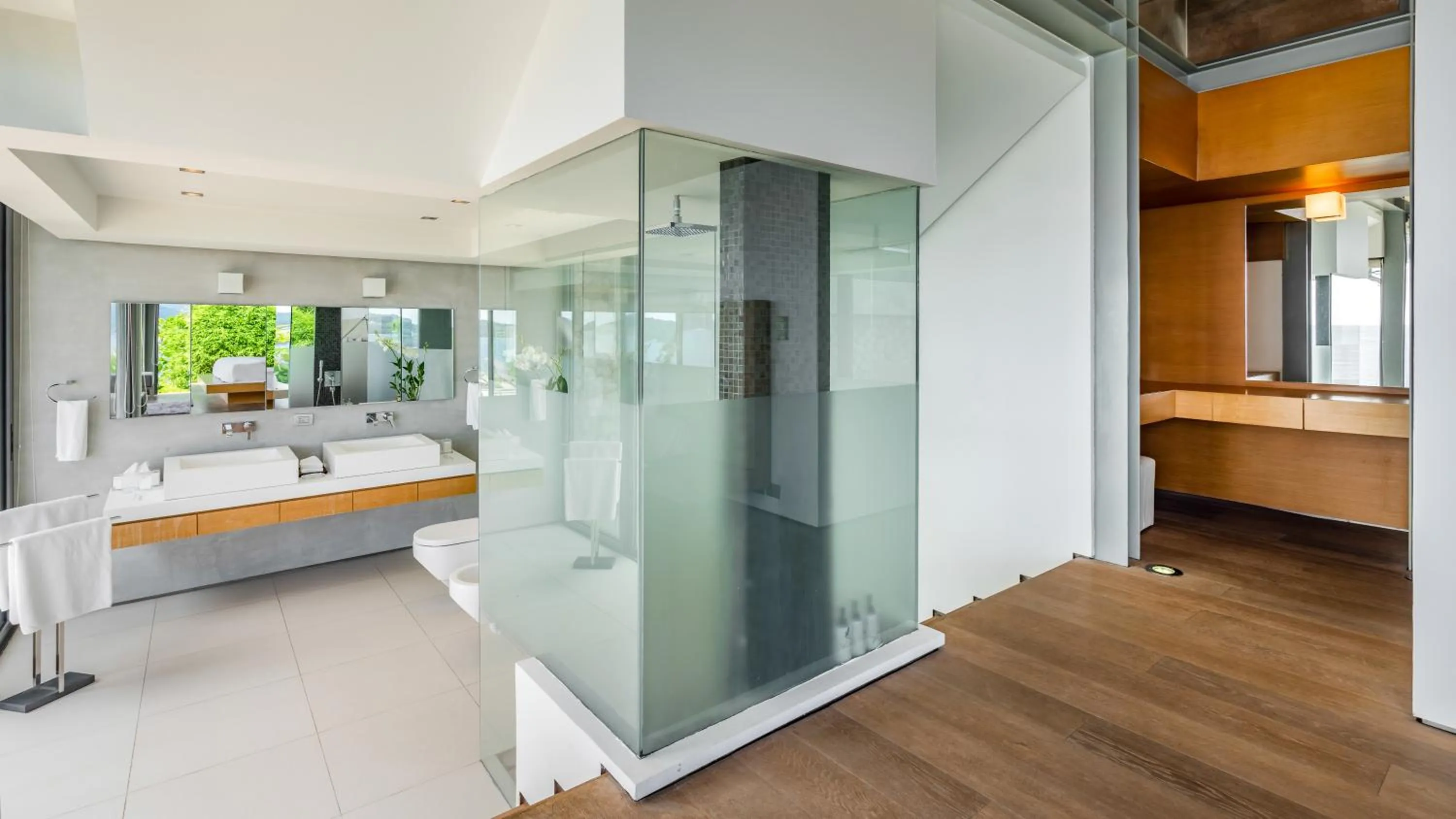 Shower in Villa Saengootsa