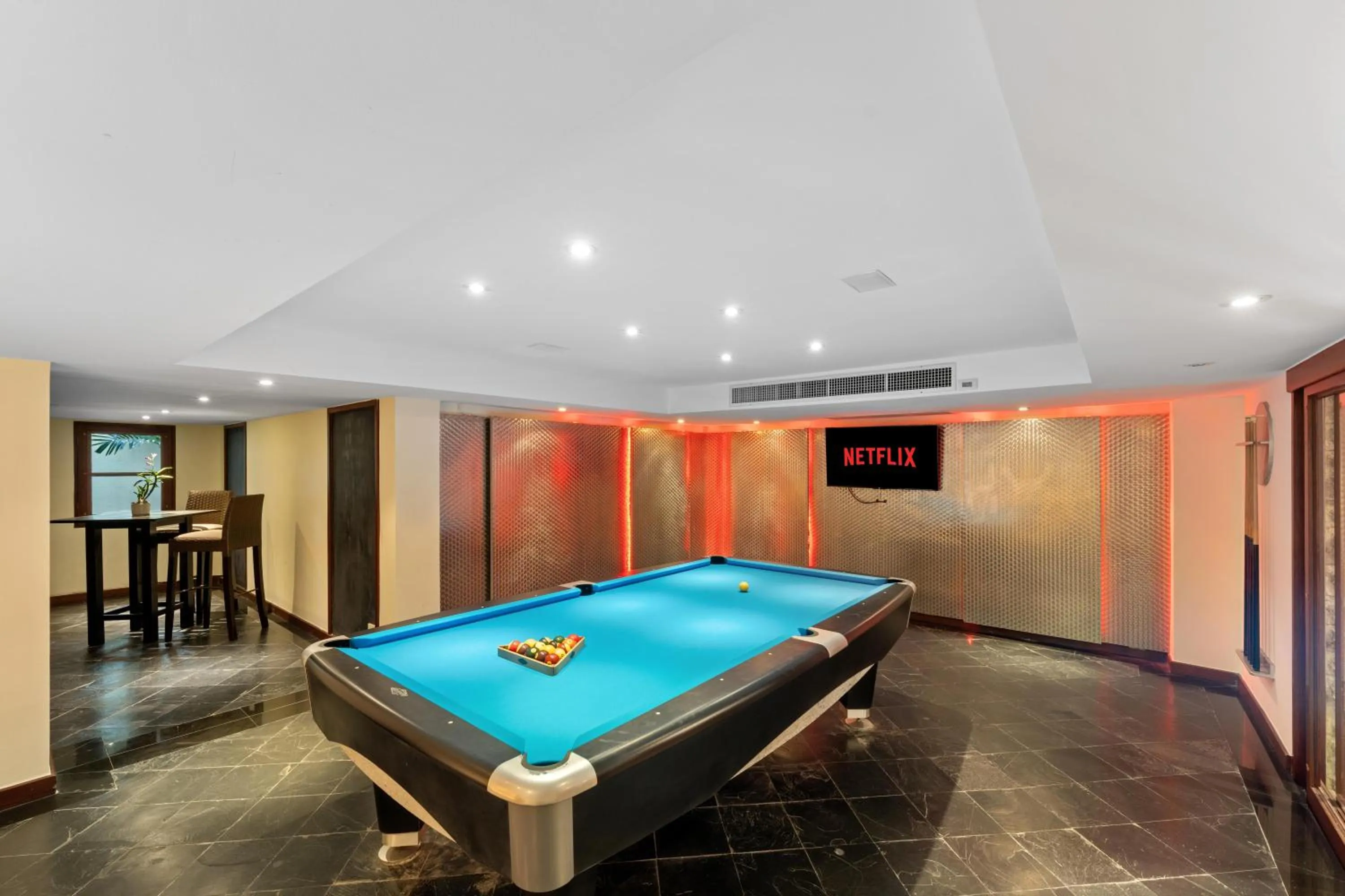 Billiard in Villa Horizon