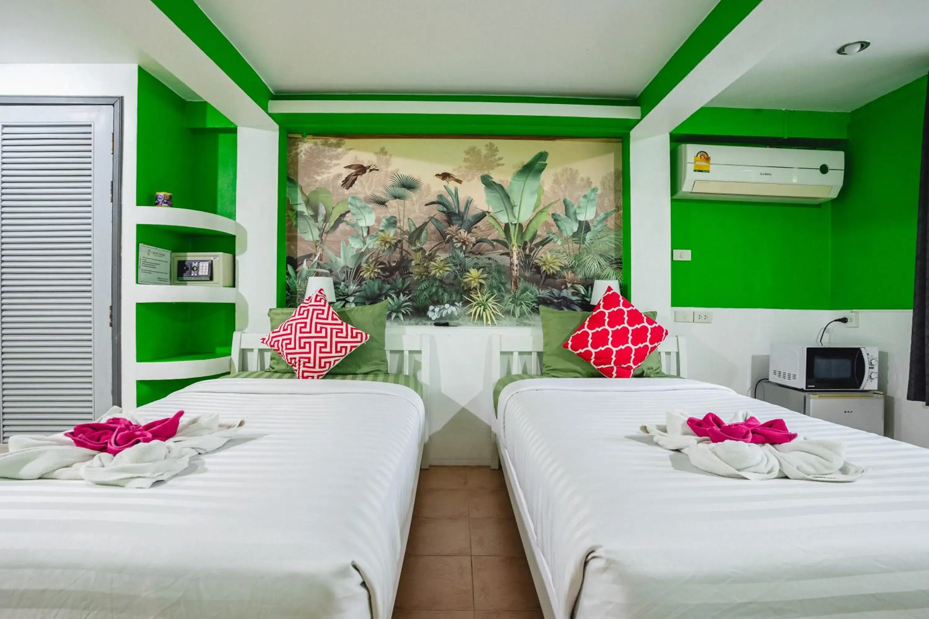 Twin Room with Bathroom - single occupancy in Lemon House apartment Twin Room with Bathroom - single occupancy in Lemon House apartment