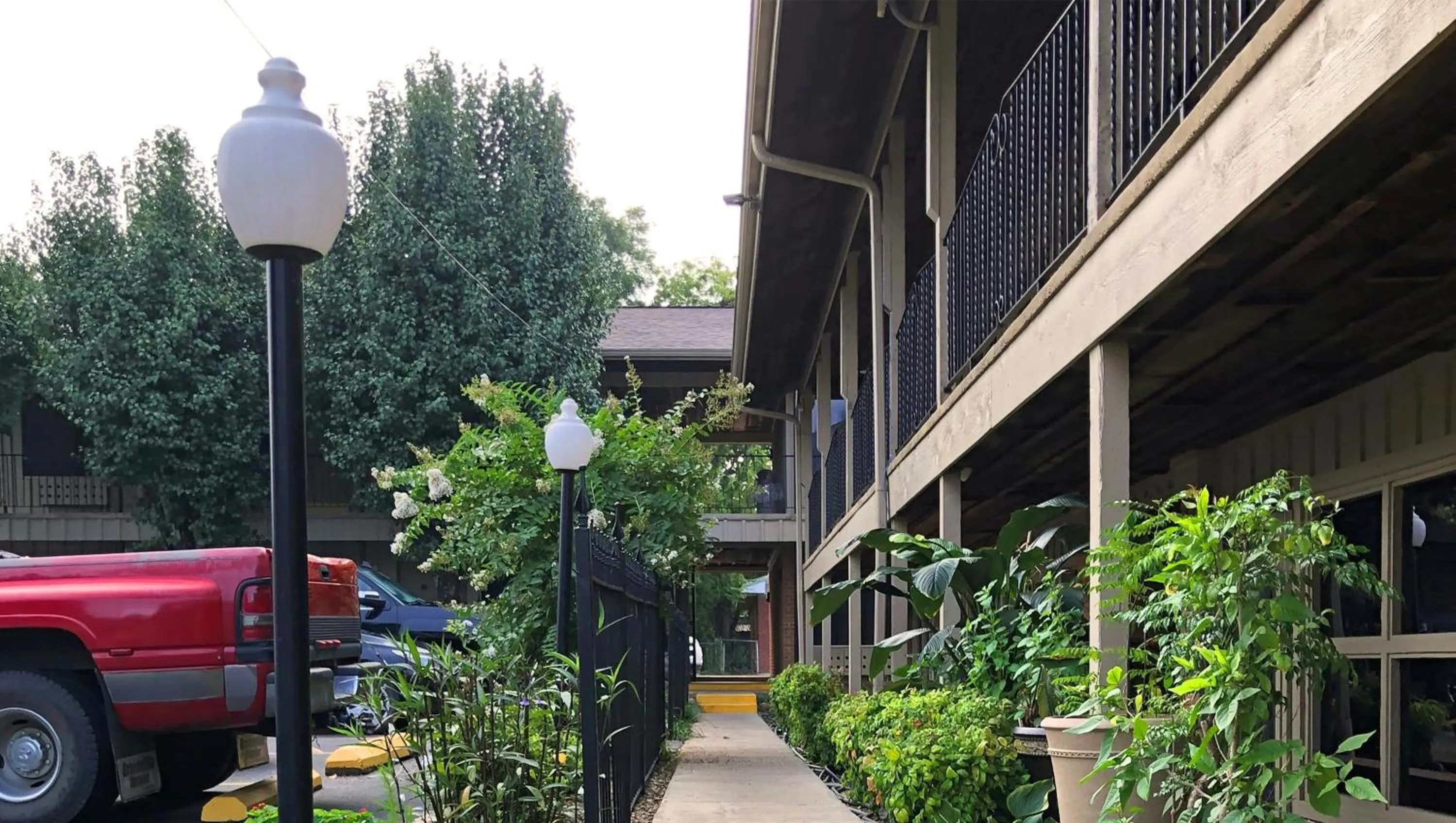 Charles Wesley Motor Lodge Downtown Broken Bow- Hochatown