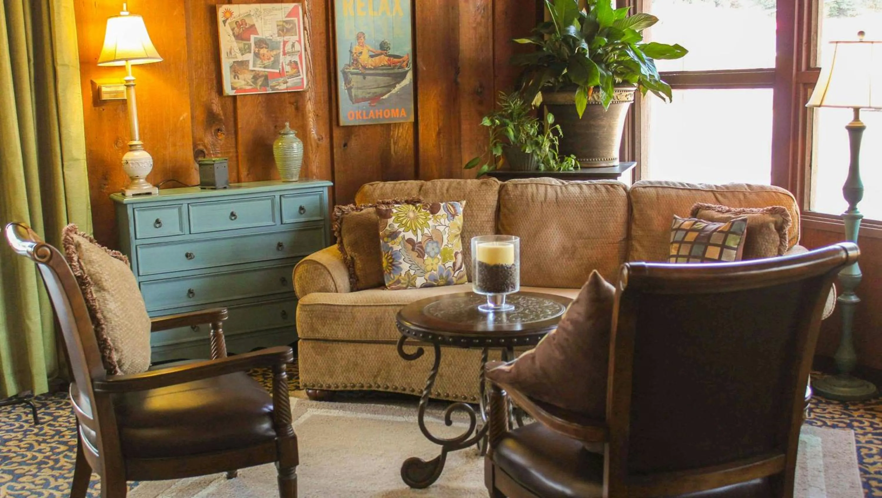 Charles Wesley Motor Lodge Downtown Broken Bow- Hochatown