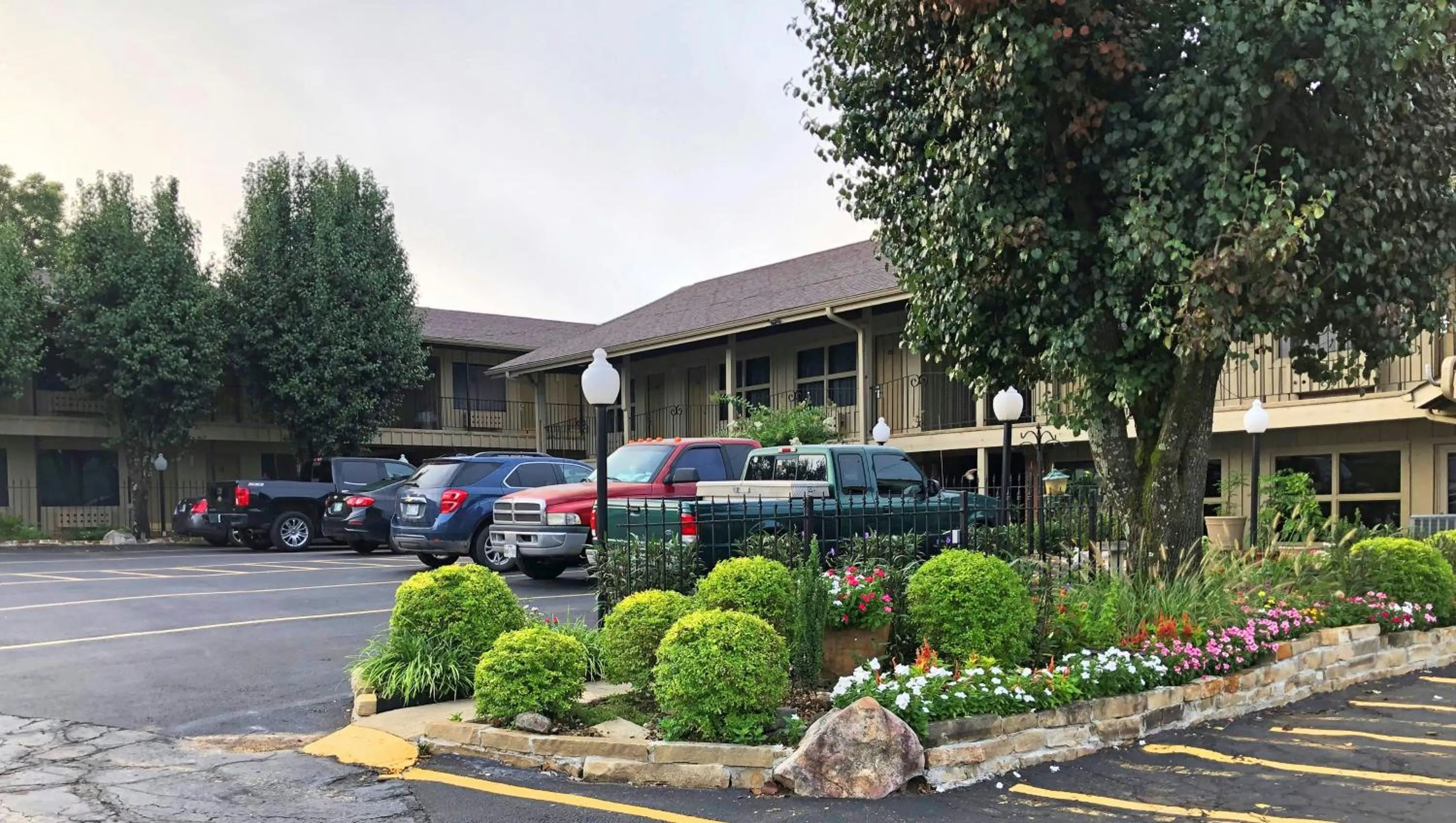 Charles Wesley Motor Lodge Downtown Broken Bow- Hochatown