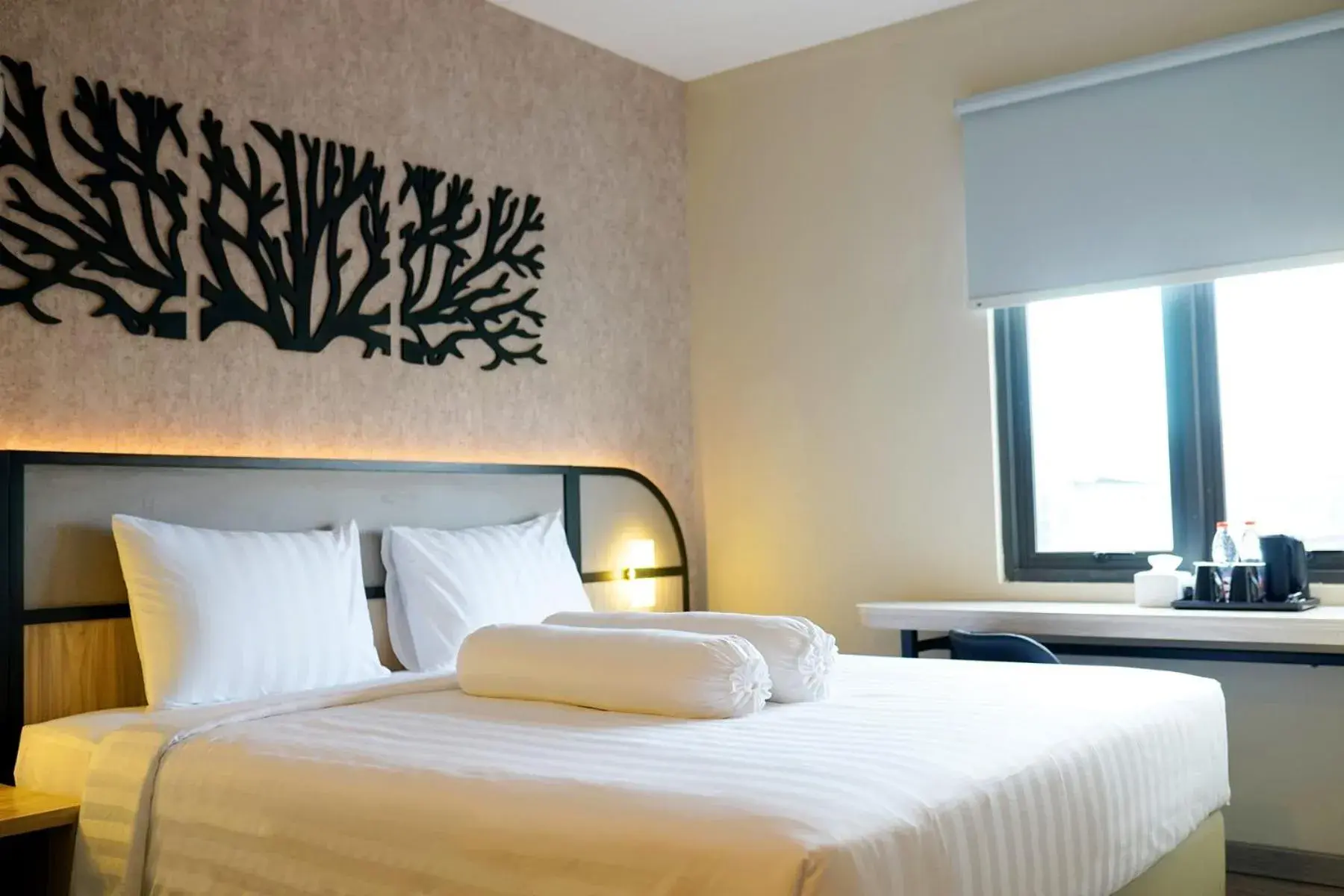 Superior Double Room in Front One Gosyen Hotel Salatiga Superior Double Room in Front One Gosyen Hotel Salatiga