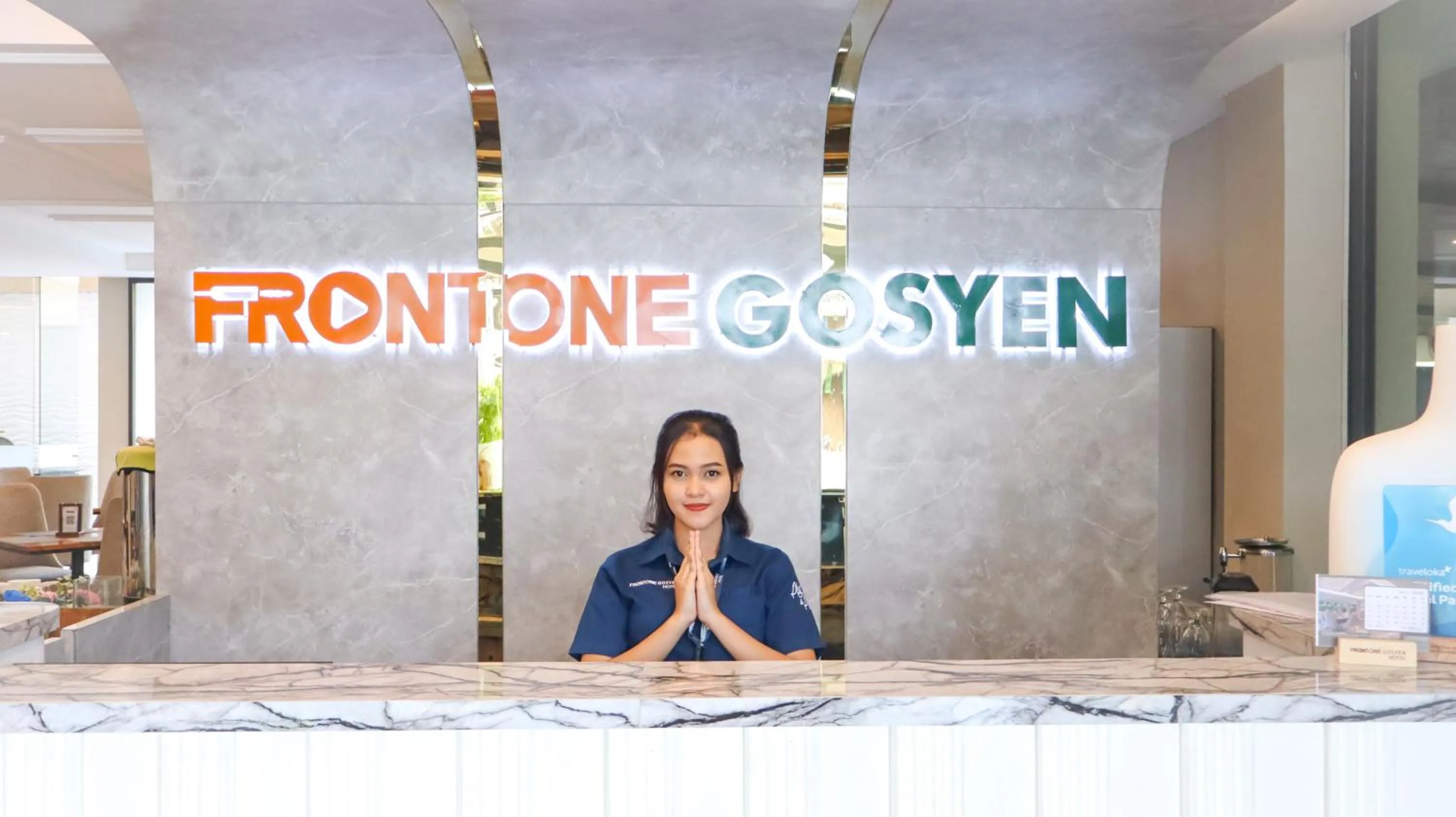 Front One Gosyen Hotel Salatiga